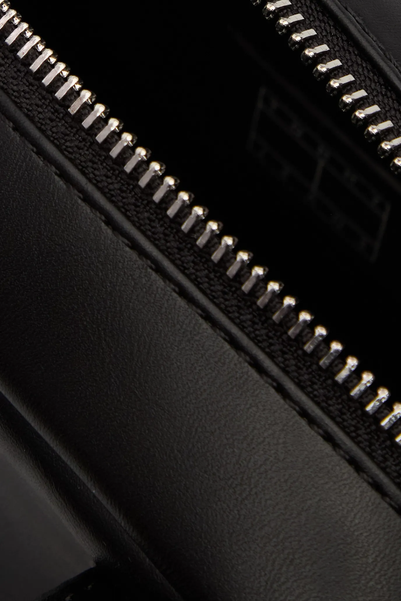 Сумка TJW CITY TRUNK CROSSOVER 5