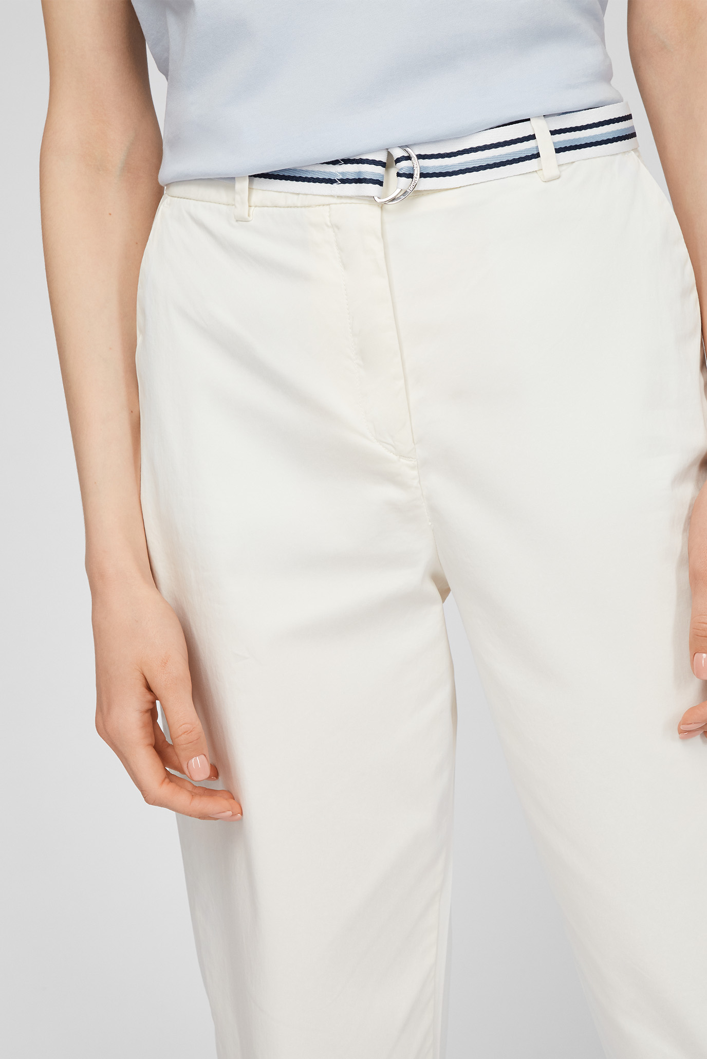 Женские белые брюки CO MODERN TAPERED CHINOTommy Hilfiger Женские белые брюки CO MODERN TAPERED CHINO 10