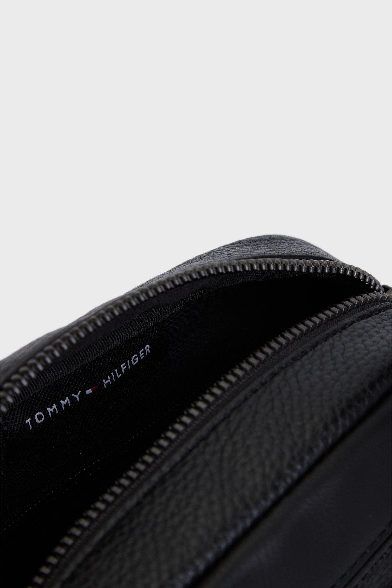 Мужская черная сумка TH BUSINESS MINI REPORTER 6