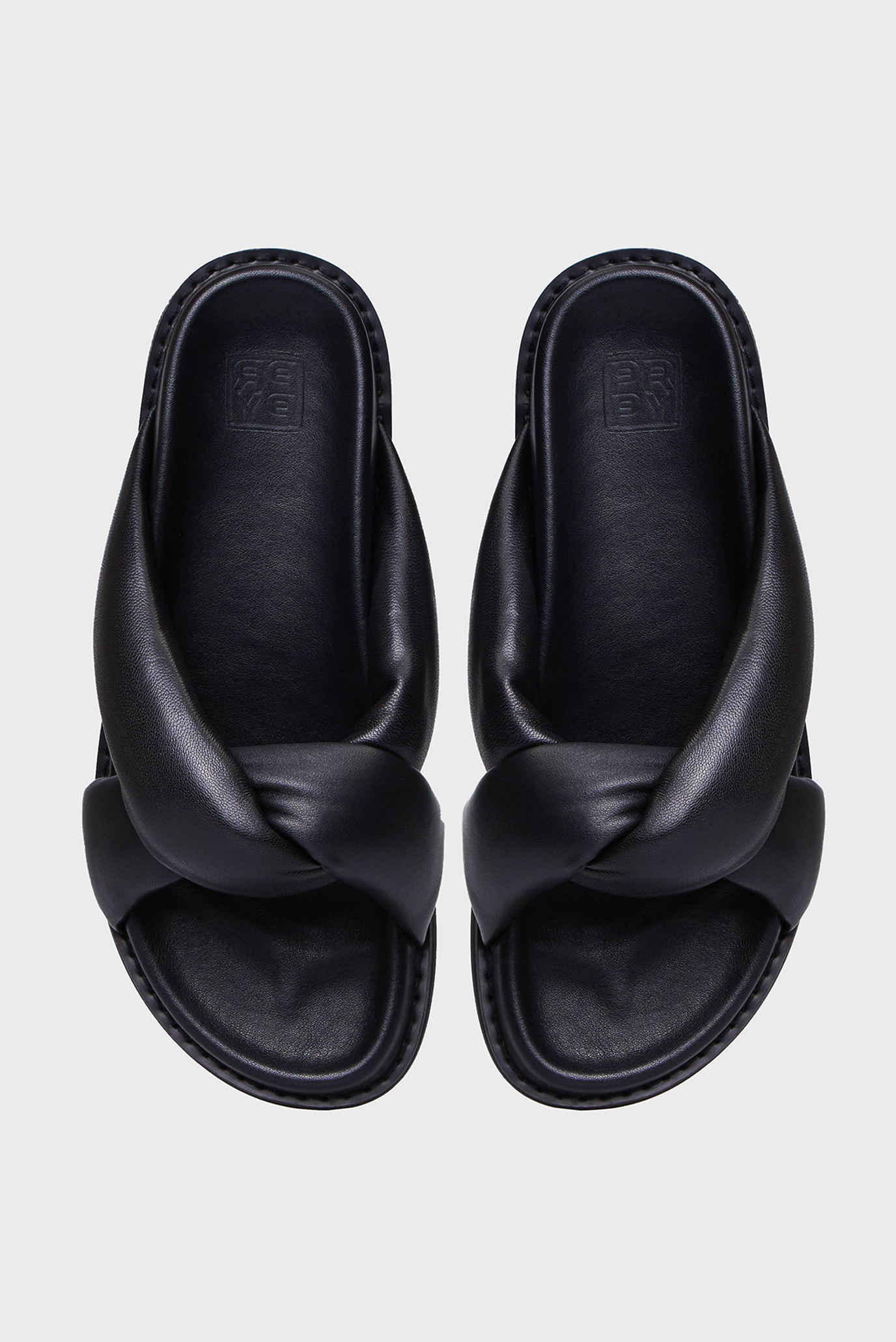 Женские черные кожаные слайдеры Ellada 9