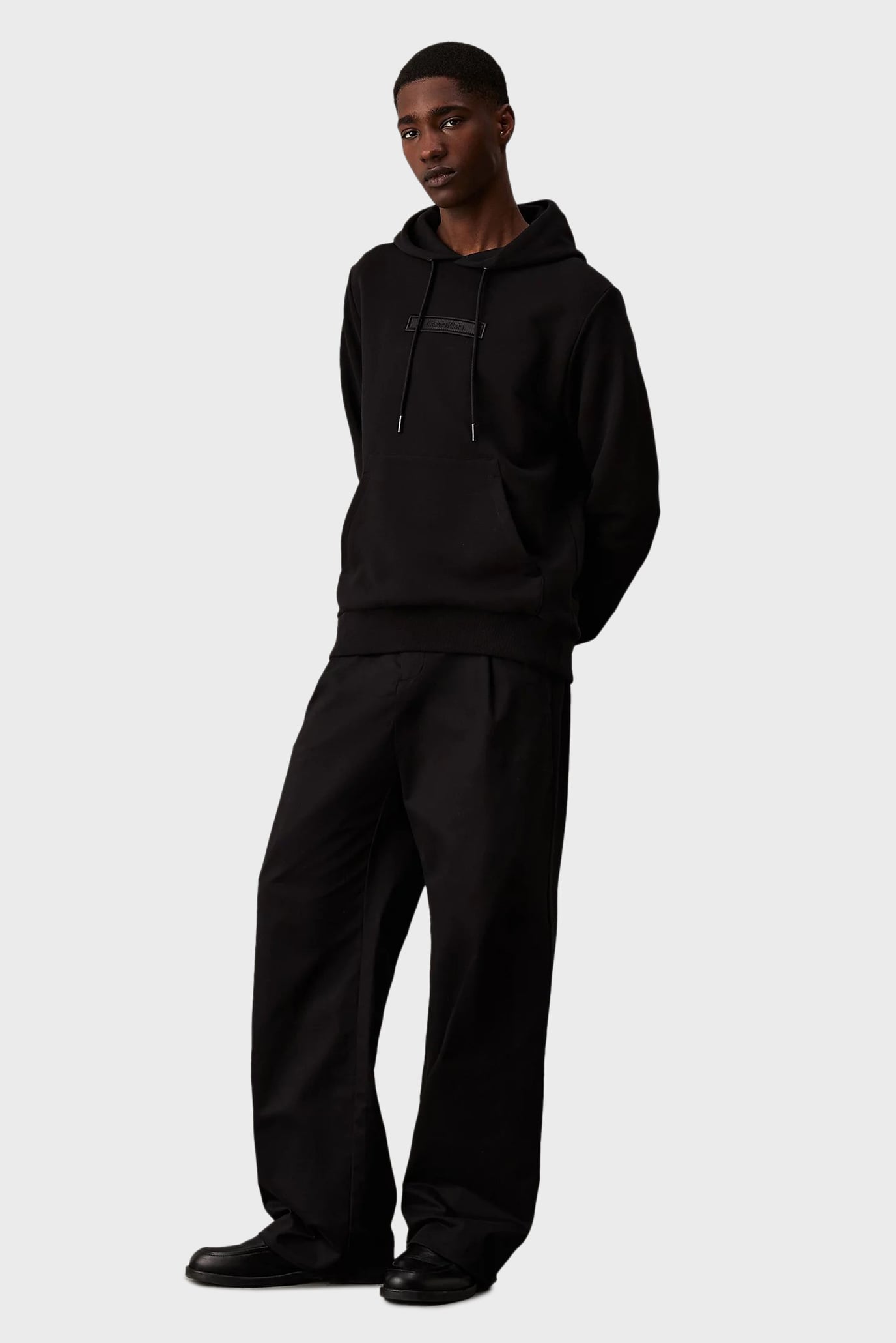 Мужское черное худи EMBROIDERED LOGO PEACHED 2