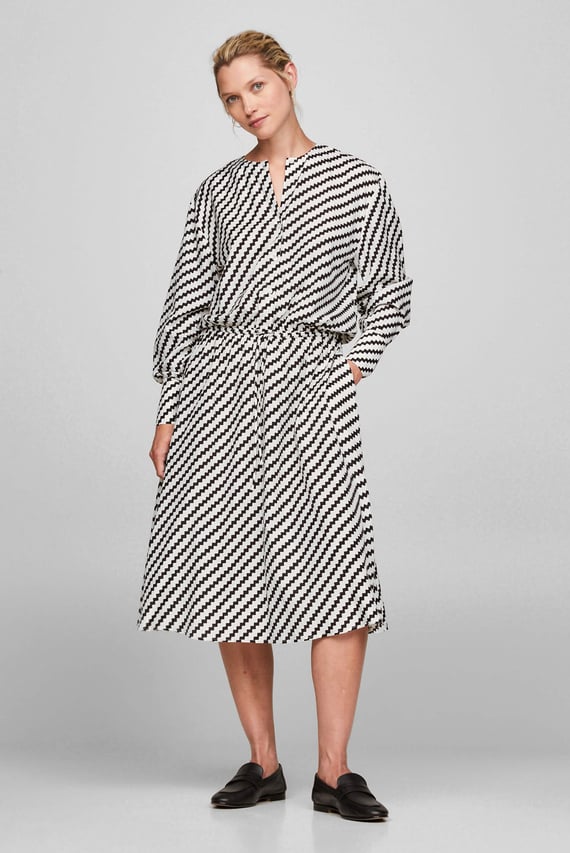 Платье ZIGZAG WAISTED MIDI DRESS
