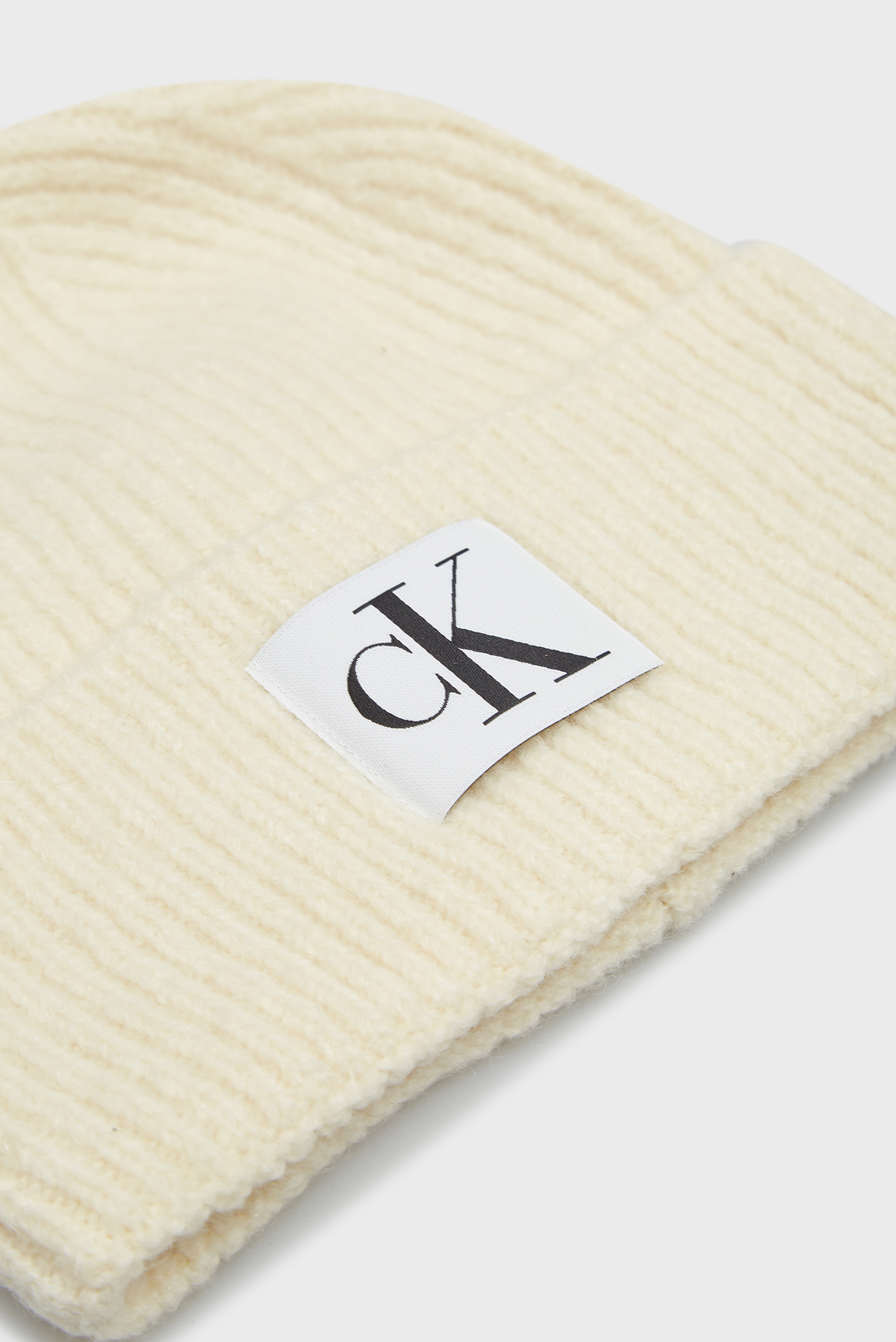 Женская белая шапка CITY NYLONCalvin Klein Jeans Женская белая шапка CITY NYLON 3