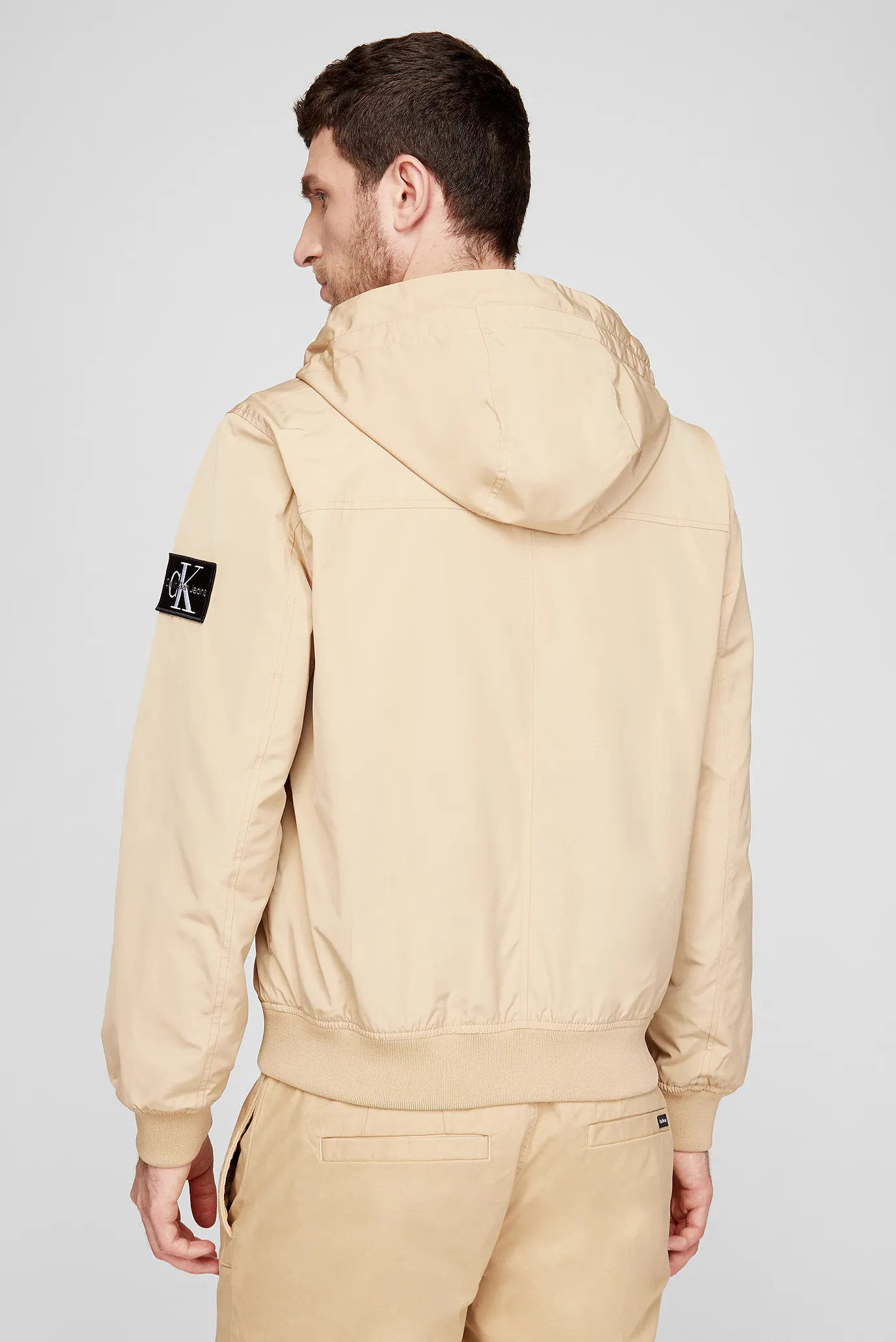 Мужская бежевая ветровка 6