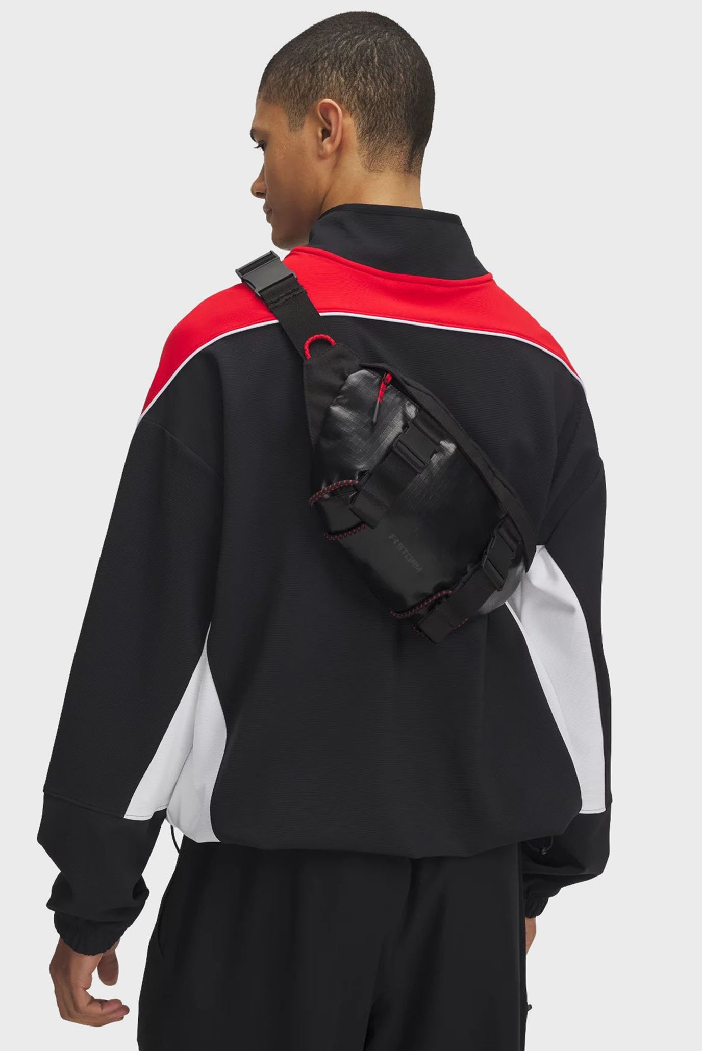 Черная поясная сумка UA Summit Trail Waist Bag 2