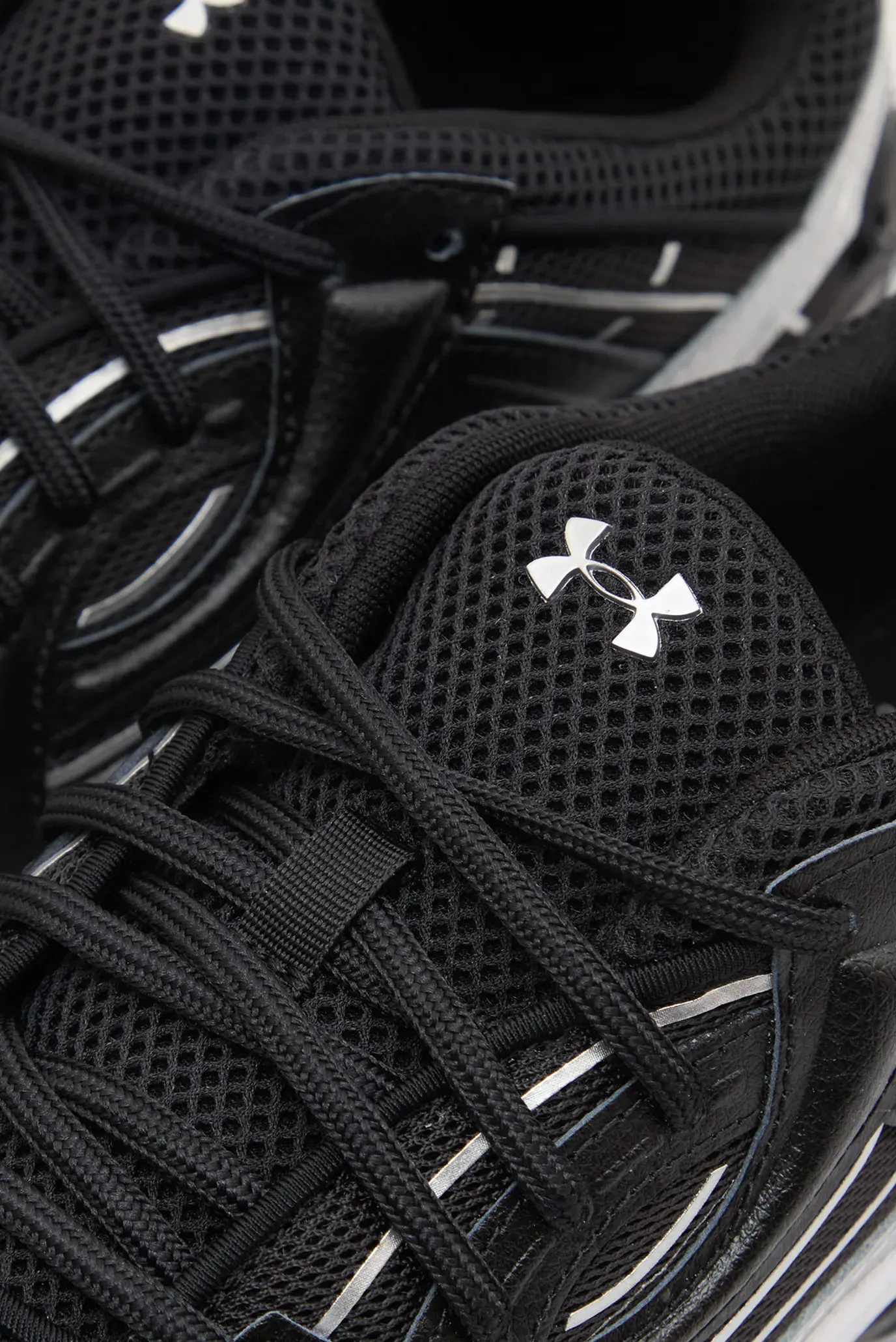 Кроссовки UA Sola 2