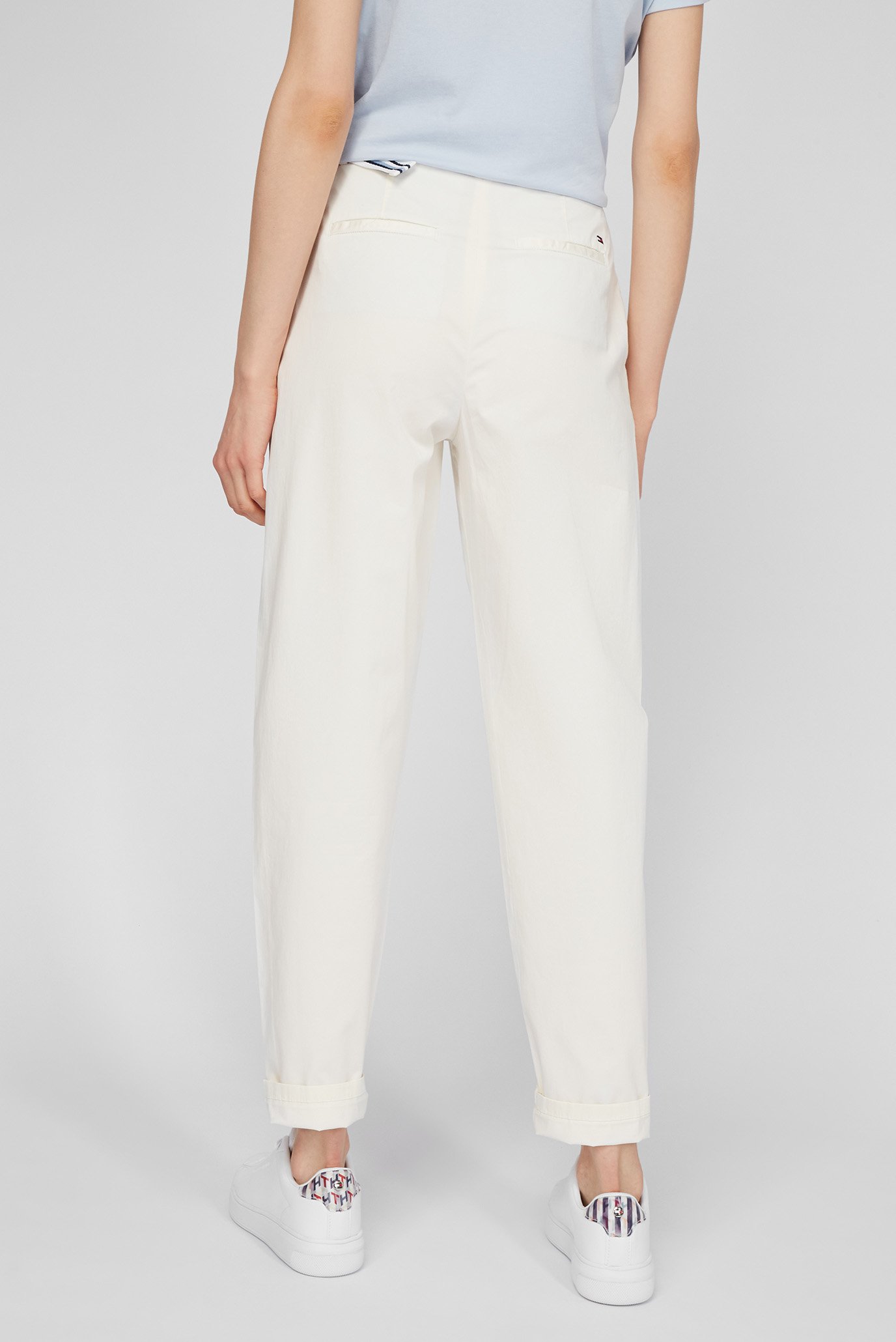 Женские белые брюки CO MODERN TAPERED CHINOTommy Hilfiger Женские белые брюки CO MODERN TAPERED CHINO 9