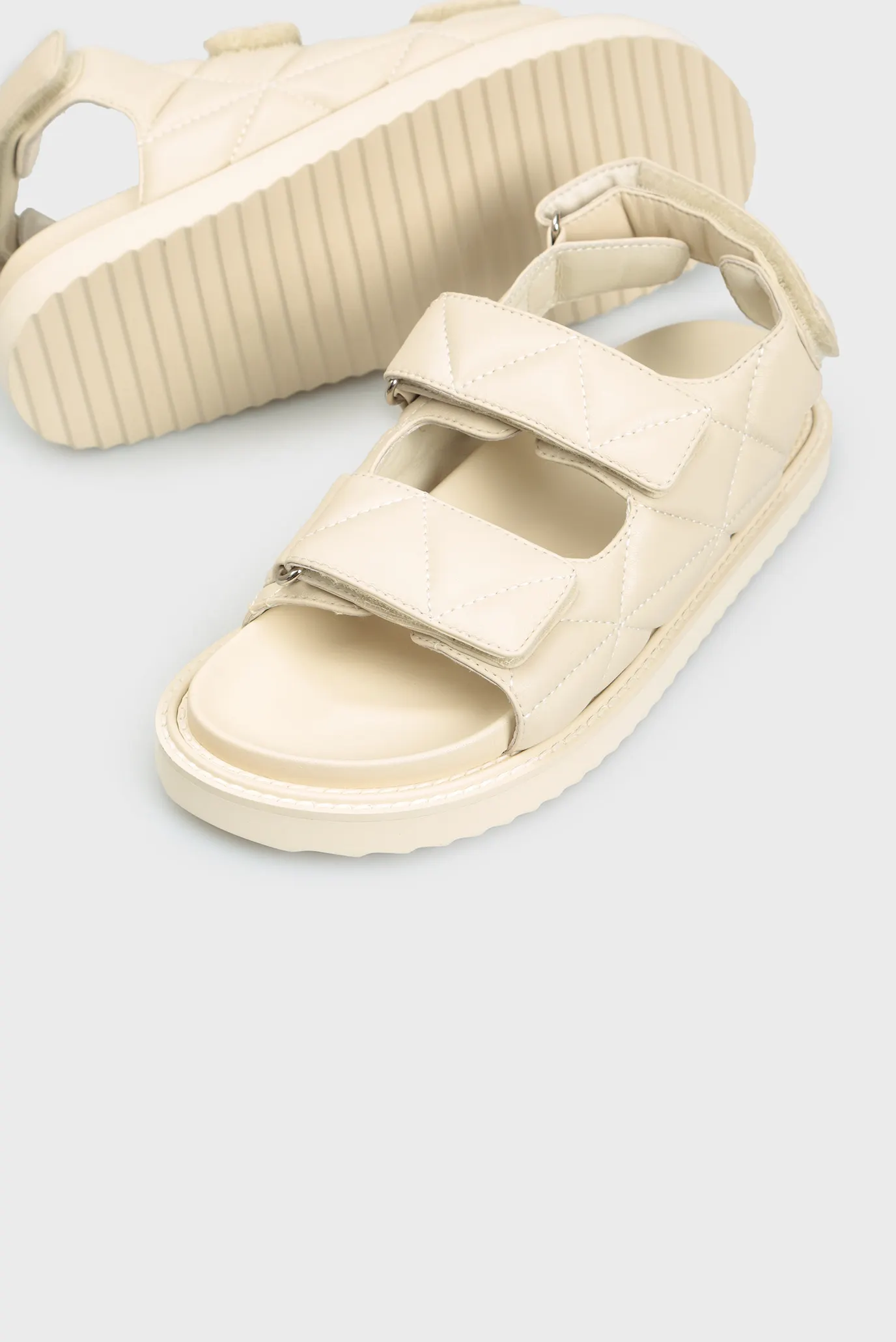 Женские бежевые кожаные сандалии Riviera 7