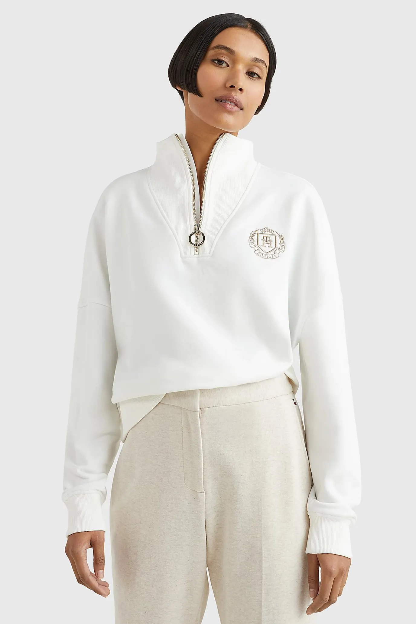 Женская белая спортивная кофта 6