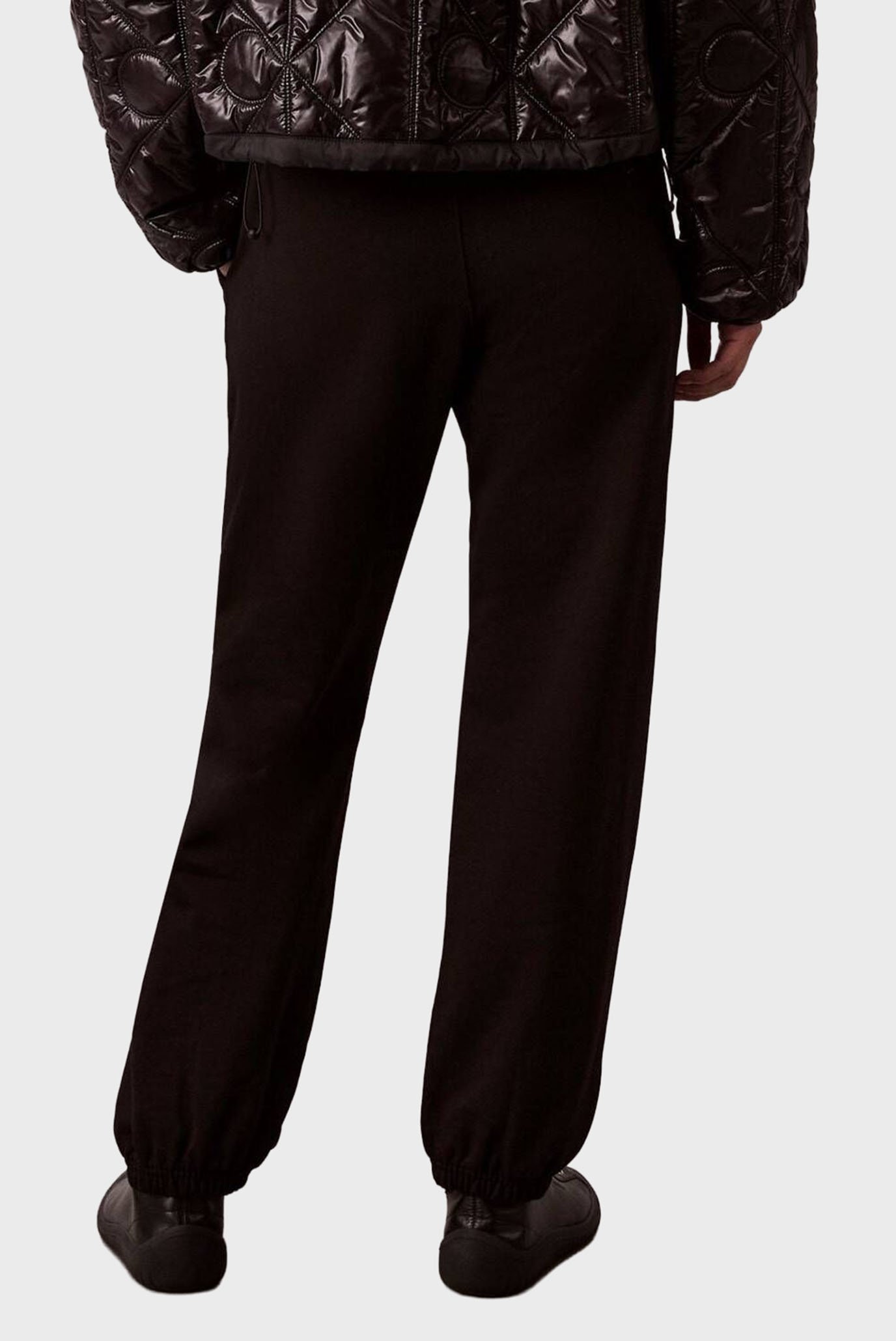 Штаны спортивные PREMIUM TERRY EMBLEM RELAXED JOGCalvin Klein Штаны спортивные PREMIUM TERRY EMBLEM RELAXED JOG 3