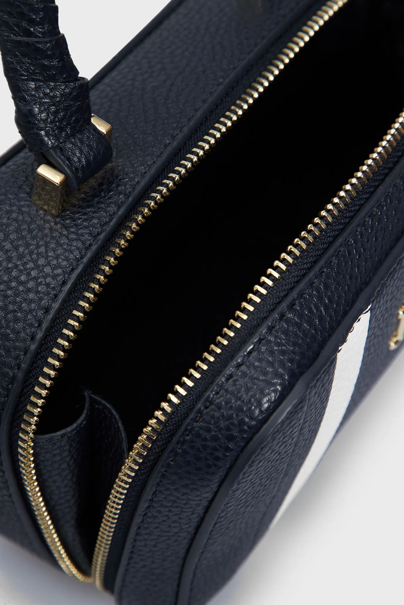 Сумка TH EMBLEM TRUNK CORP 2