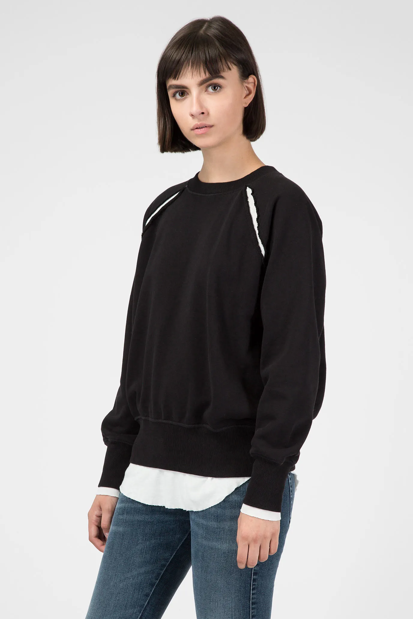 Женский черный свитшот 7