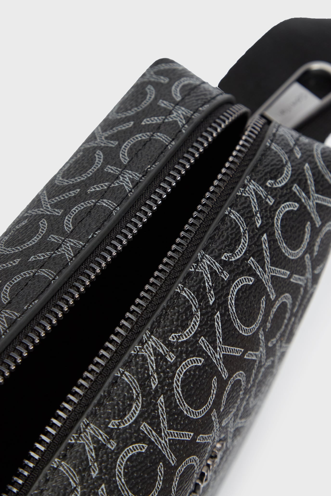 Сумка CK MUST CAMERA BAG CLASSIC MONO 7