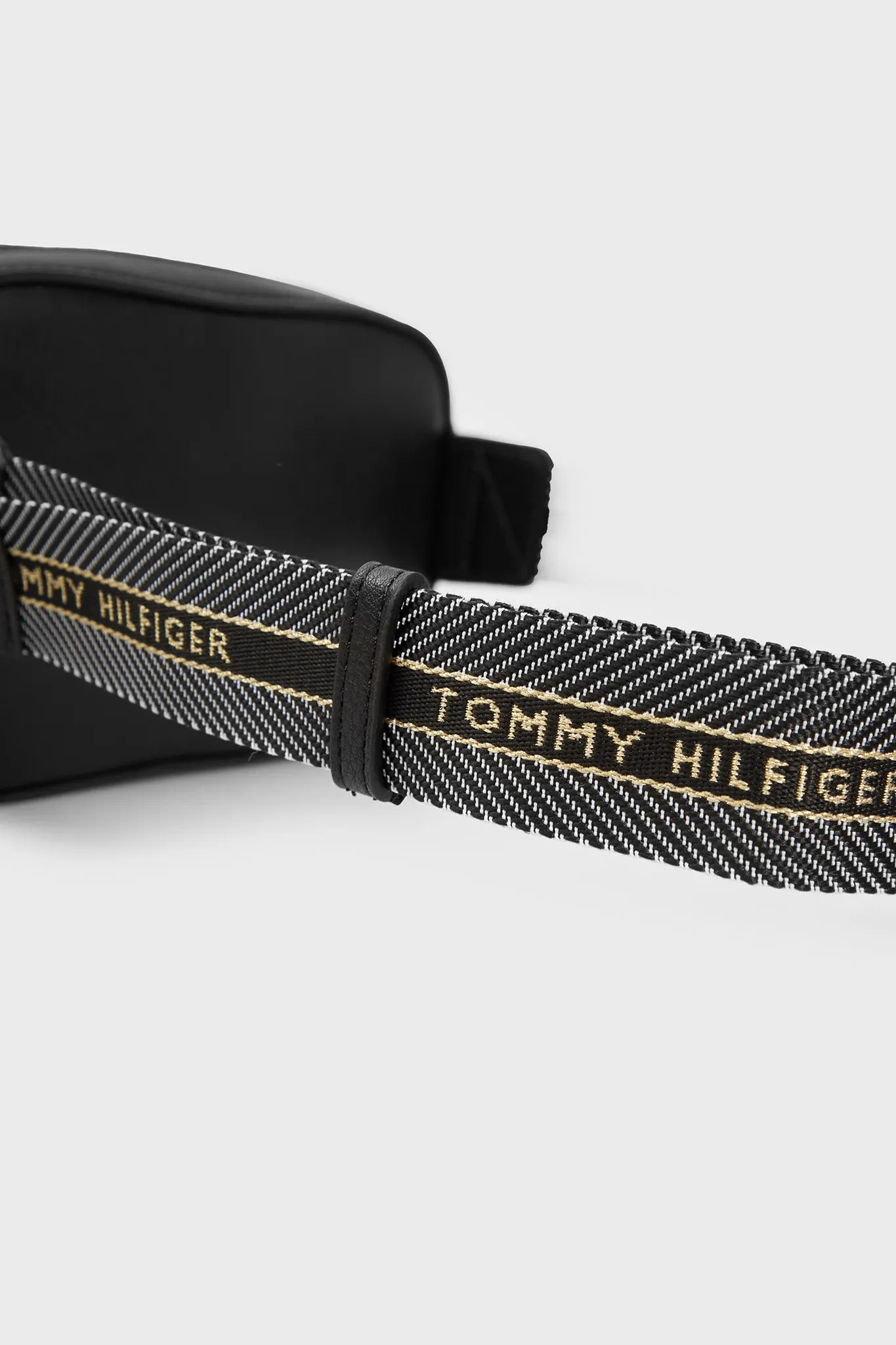 Женская черная поясная сумка 5