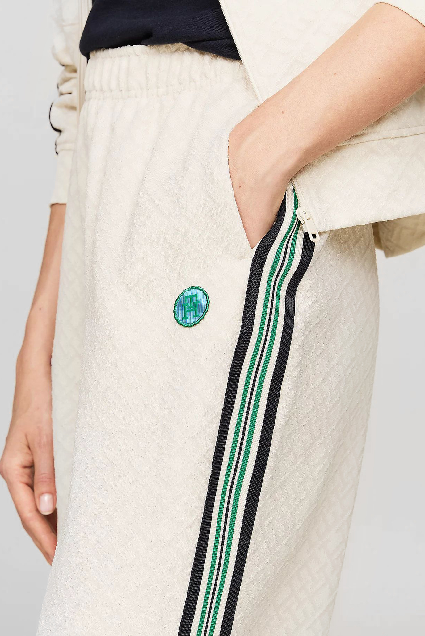 Штаны спортивные AMD TAPE RELAXED PANT 5