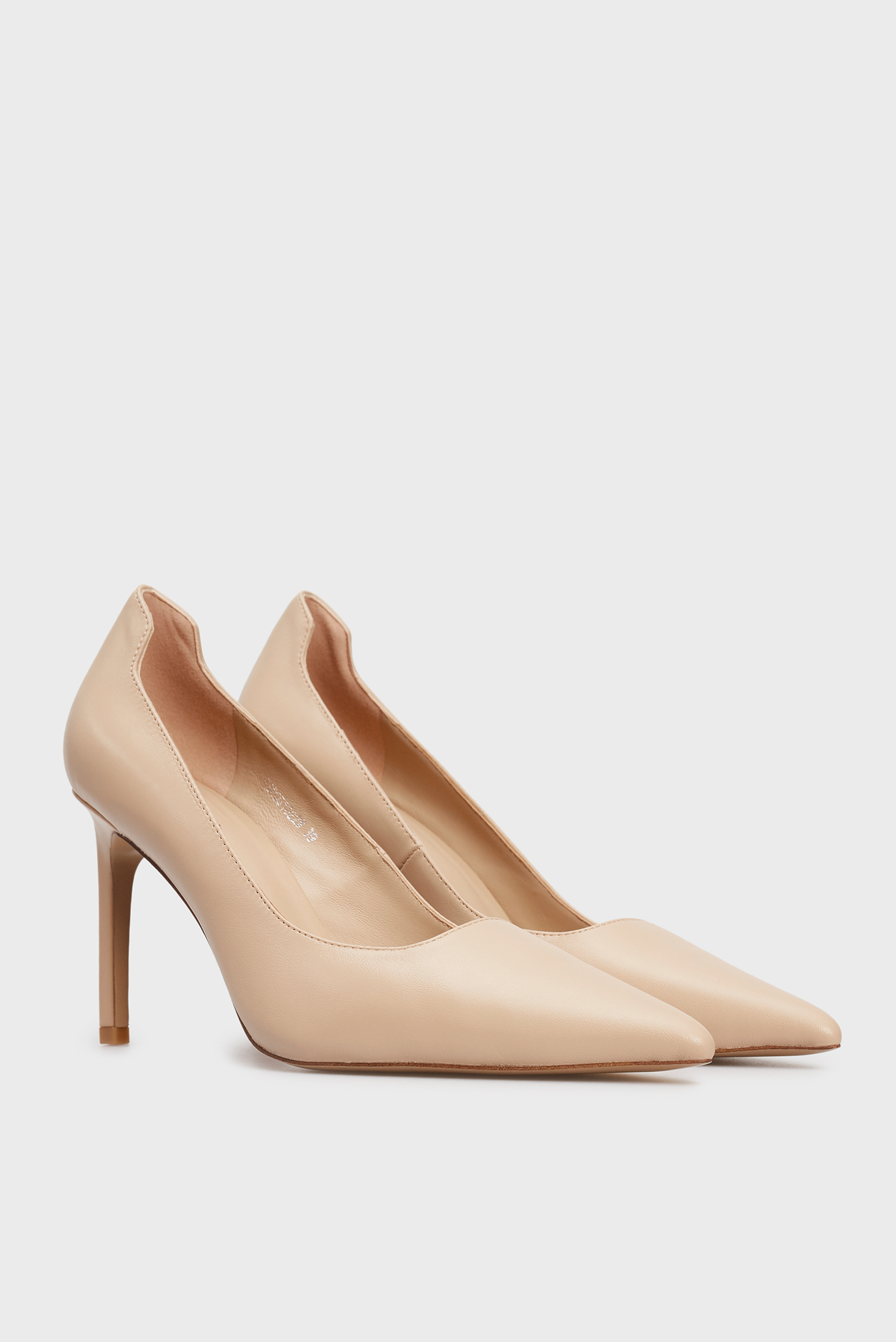 Женские бежевые кожаные туфли Rebeca 7