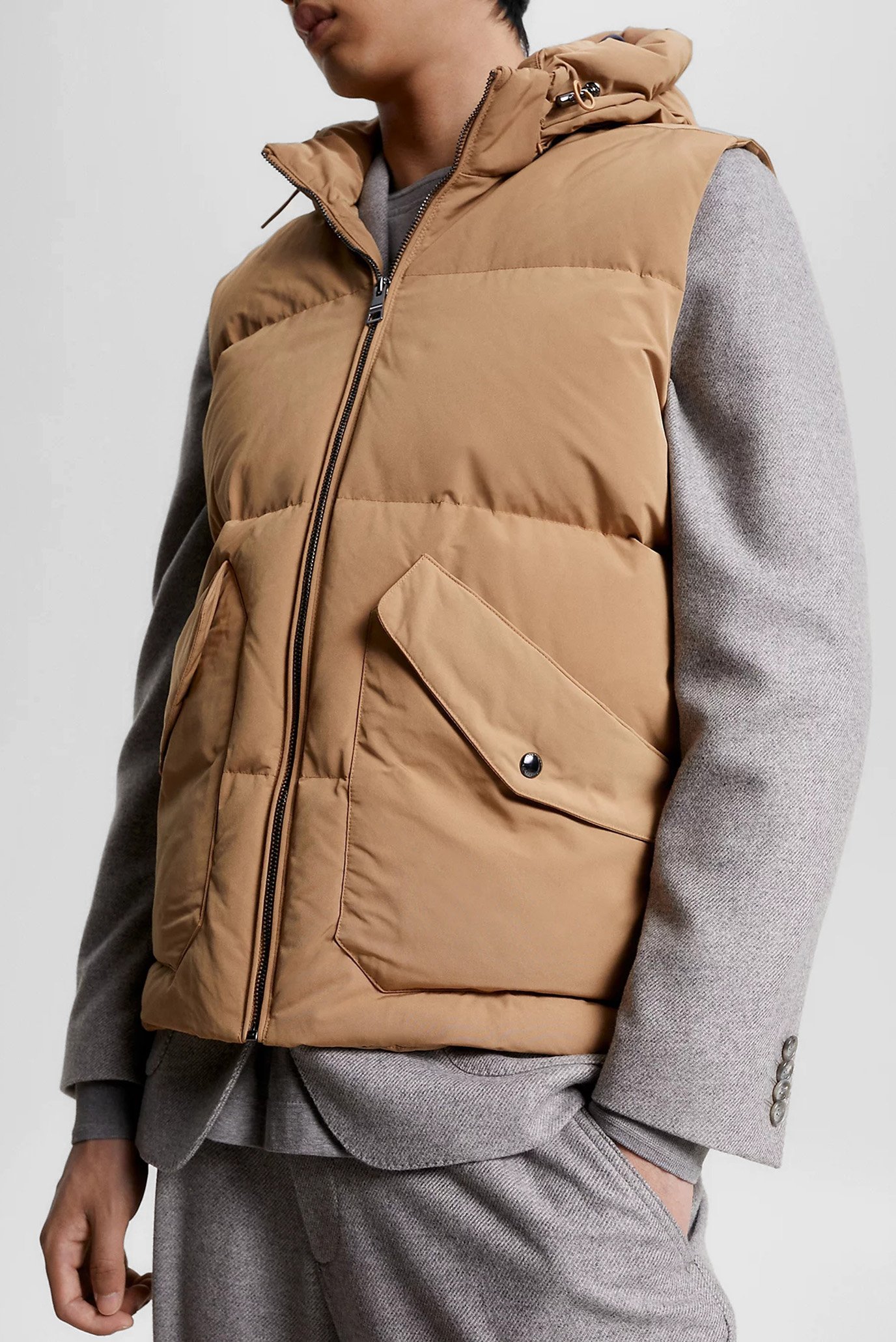 Жилет DC DOWN HOODED VEST 4