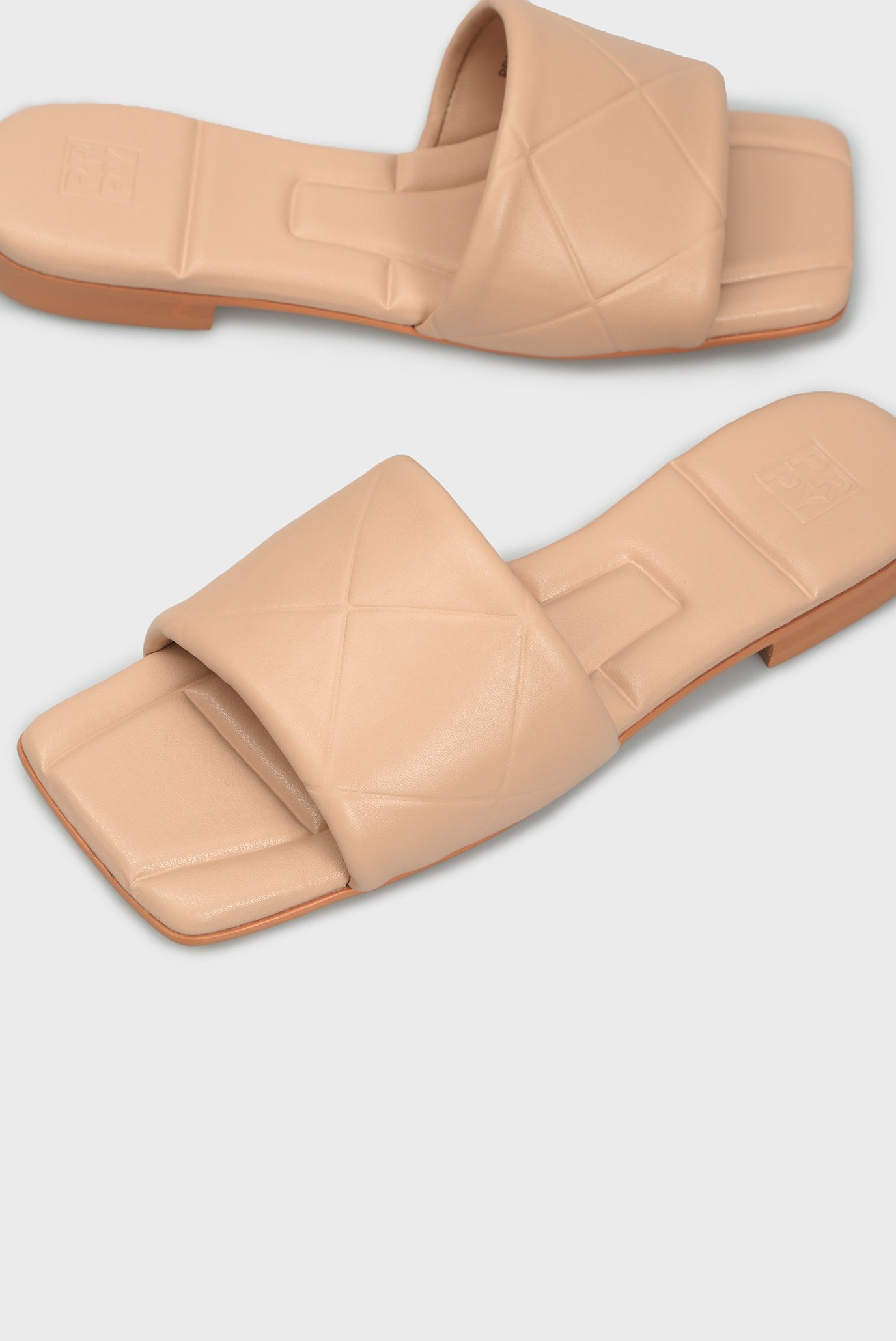 Женские бежевые кожаные слайдеры Umbria 7