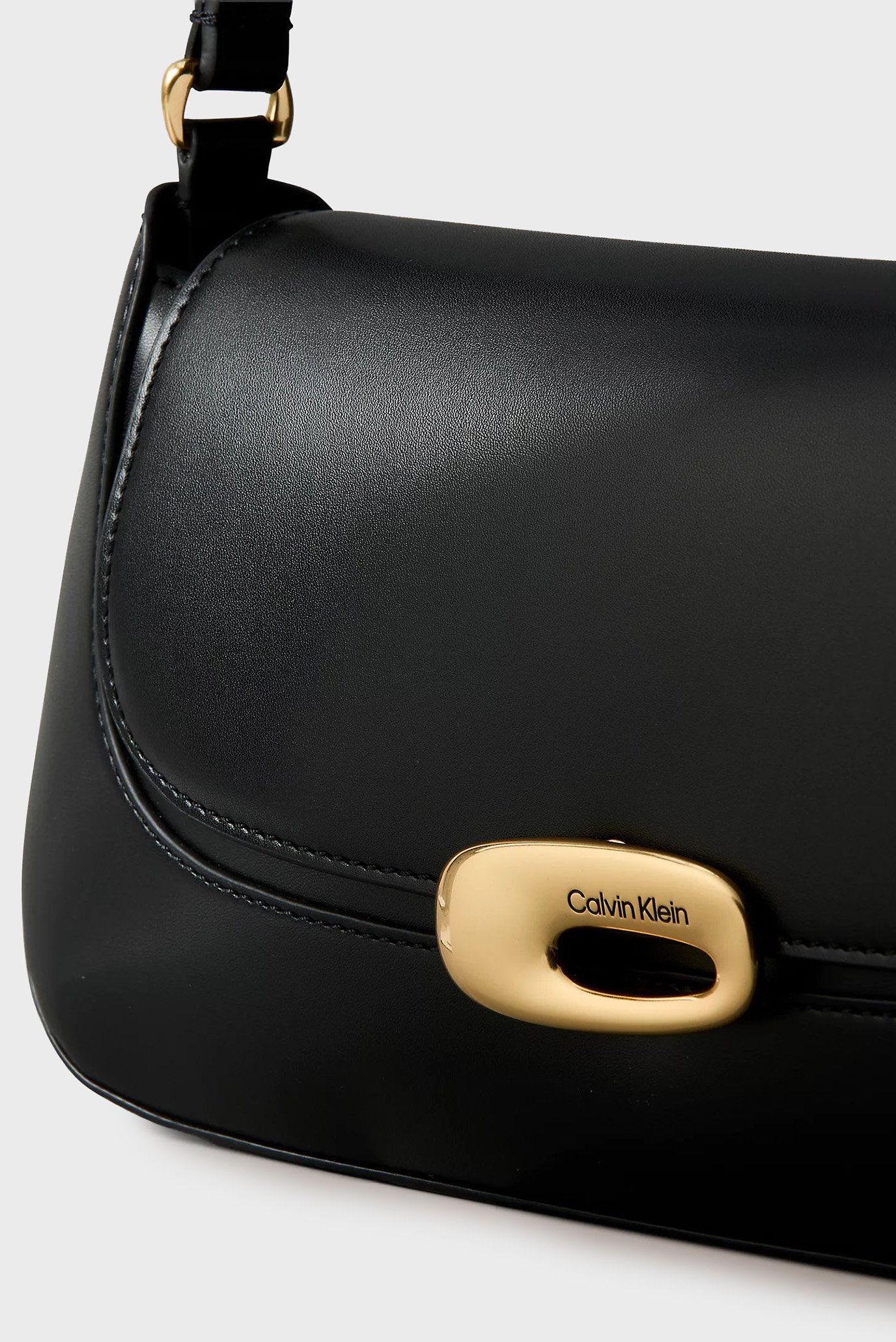 Сумка HARDWARE FLAP SHOULDER BAGCalvin Klein Сумка HARDWARE FLAP SHOULDER BAG 5