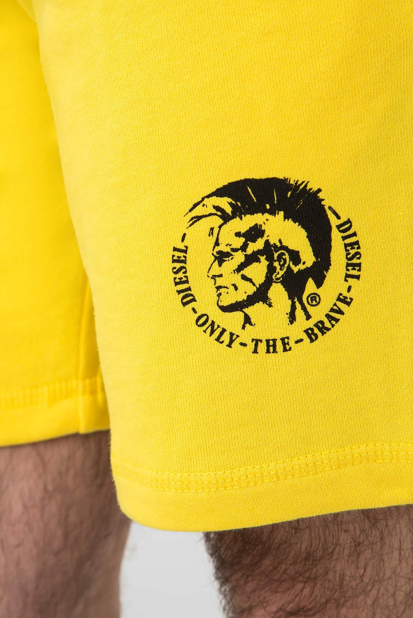 Мужские желтые шорты UMLB-PAN 9