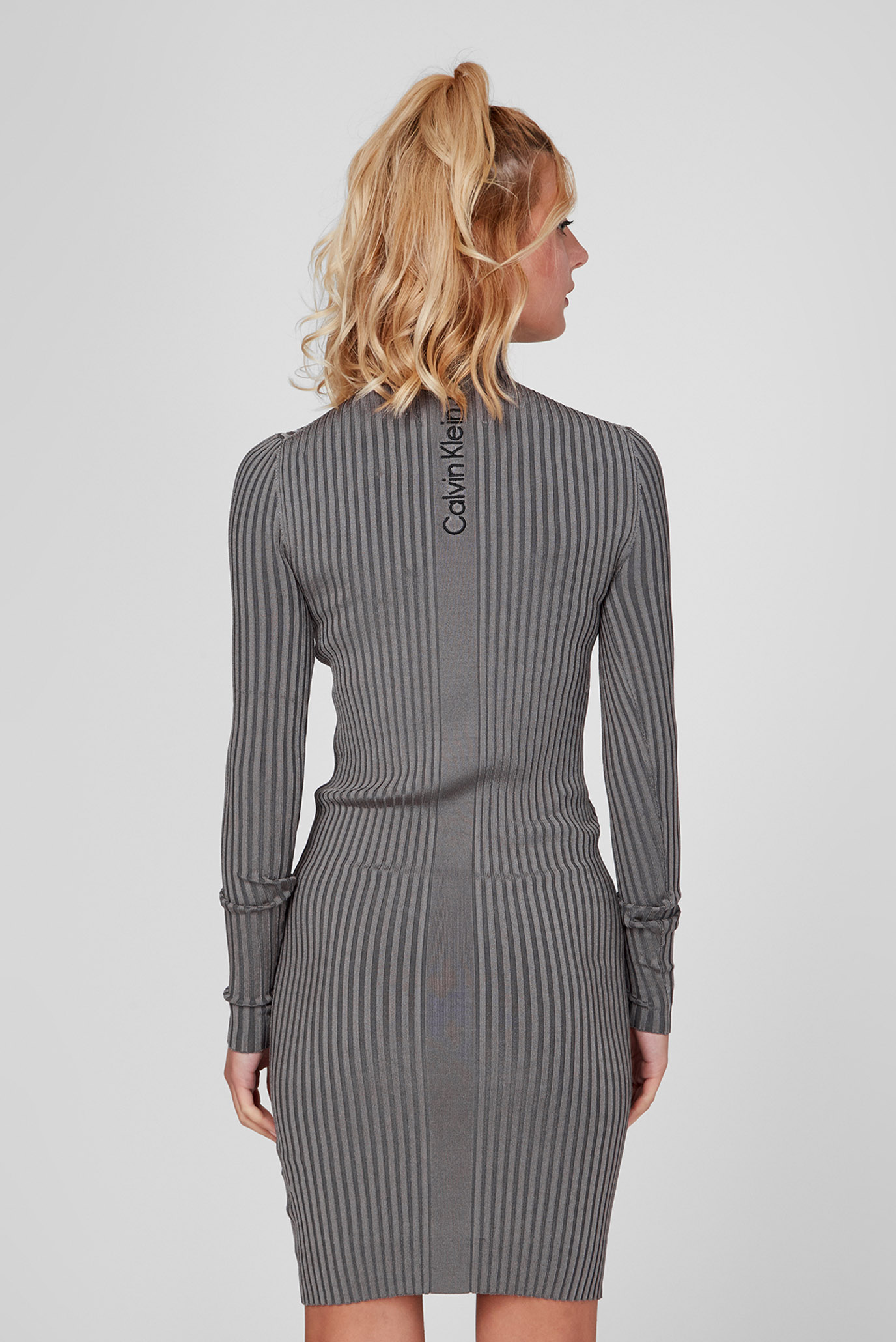 Женское серое платьеCalvin Klein Jeans Женское серое платье 7