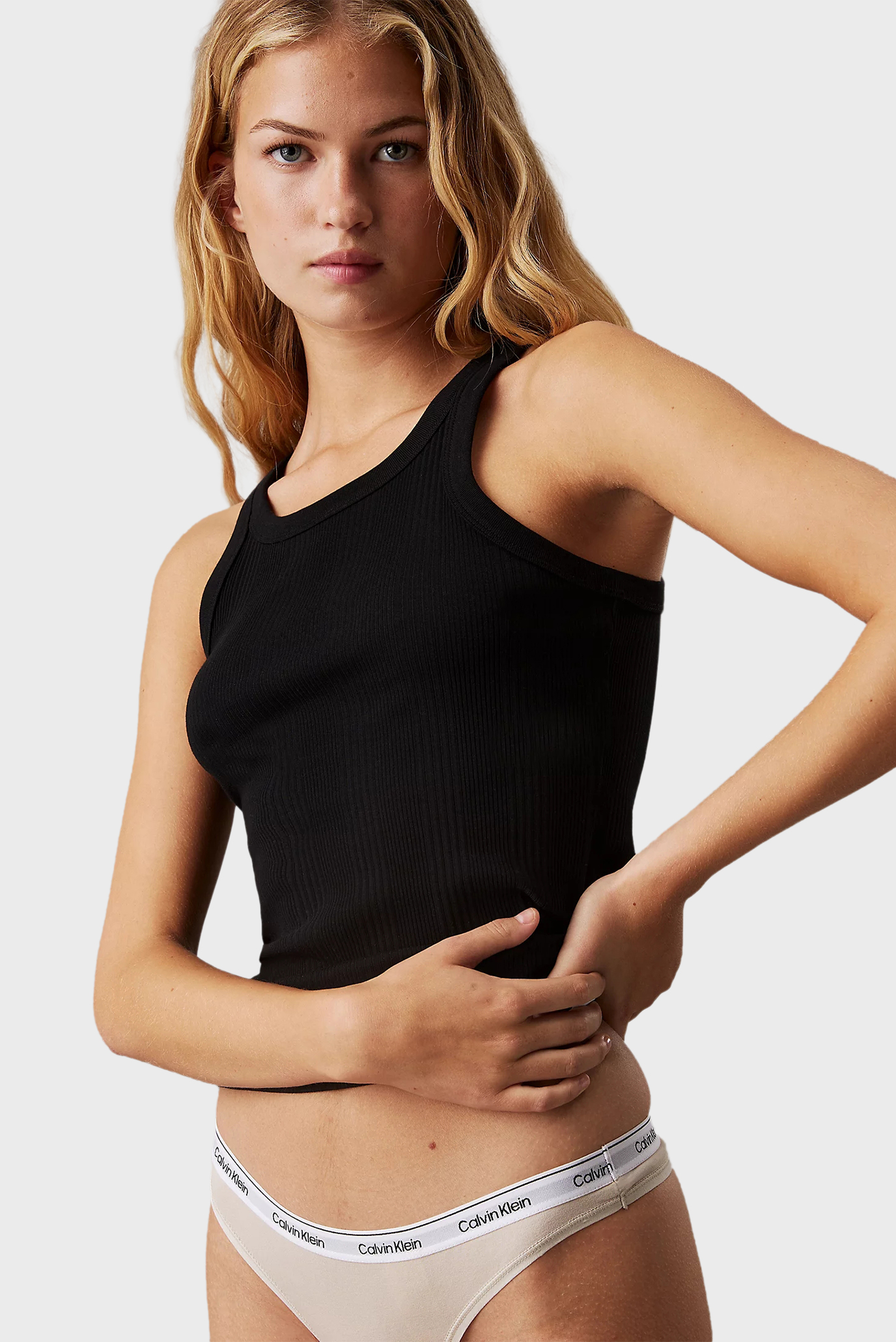 Женские бежевые трусики THONG 4