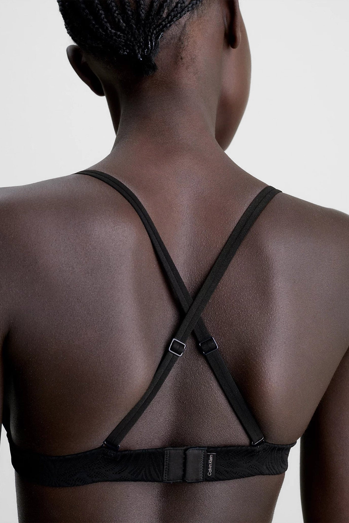 Женский черный бюстгальтер UNLINED TRIANGLE 16