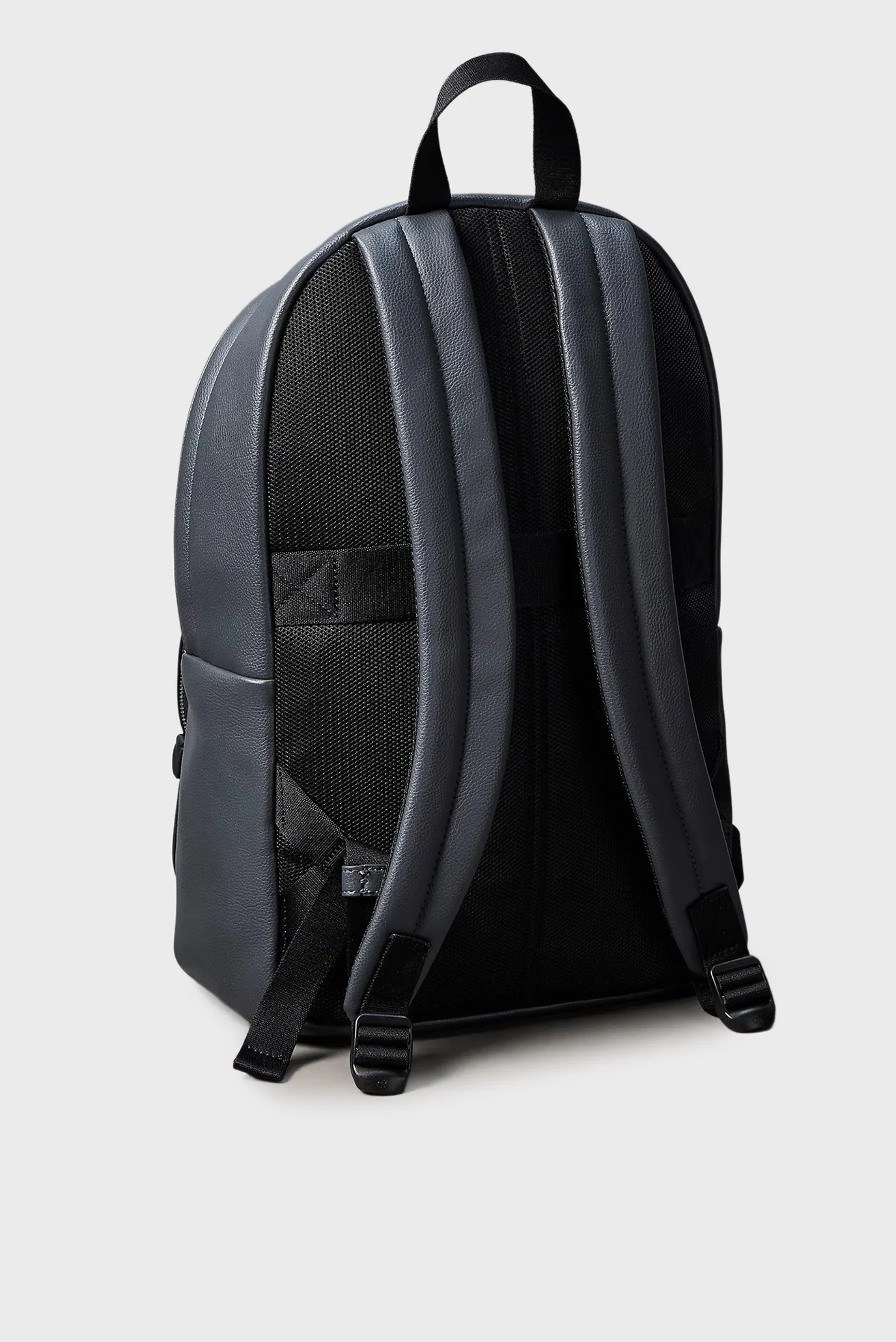 Рюкзак RAISED ROUND BACKPACK 3