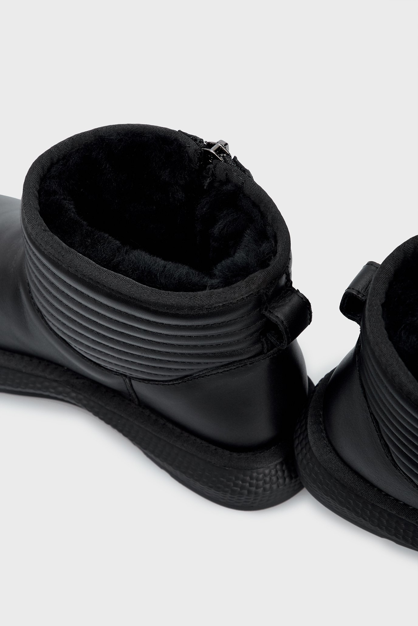 Женские черные кожаные угги Siliya 2