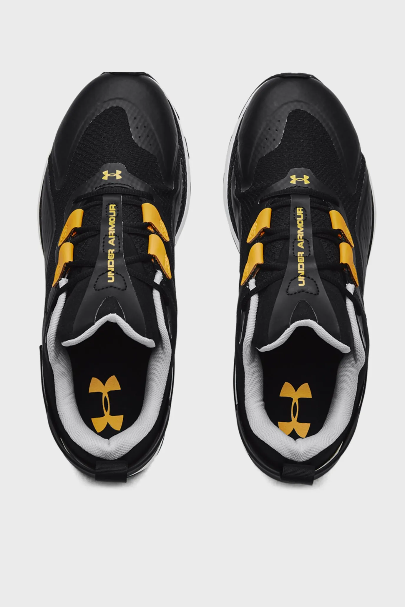 Мужские черные кроссовки UA HOVR Flux MVMNT 4