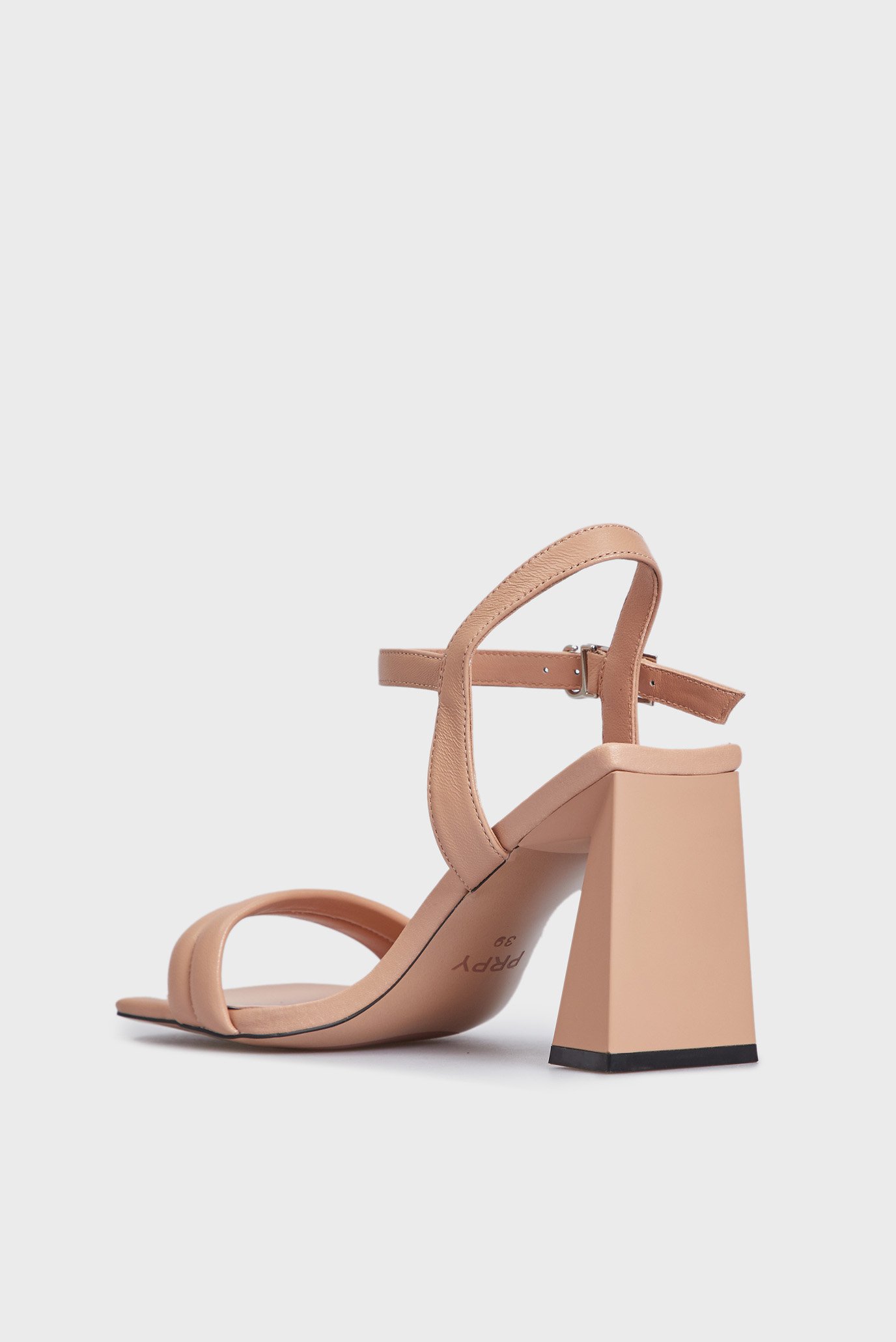 Женские бежевые кожаные босоножки Summer 10