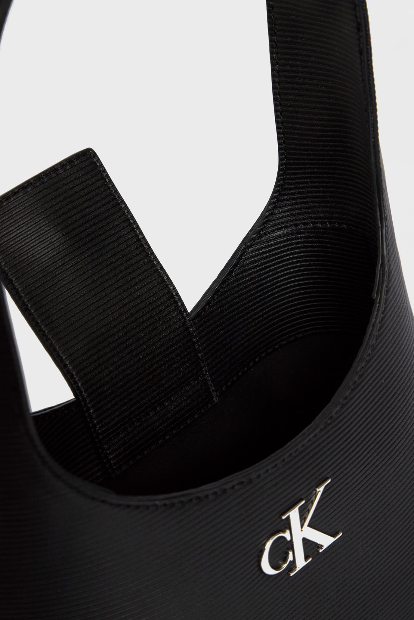 Сумка MINIMAL MONOGRAM SHOULDER BAG T 10