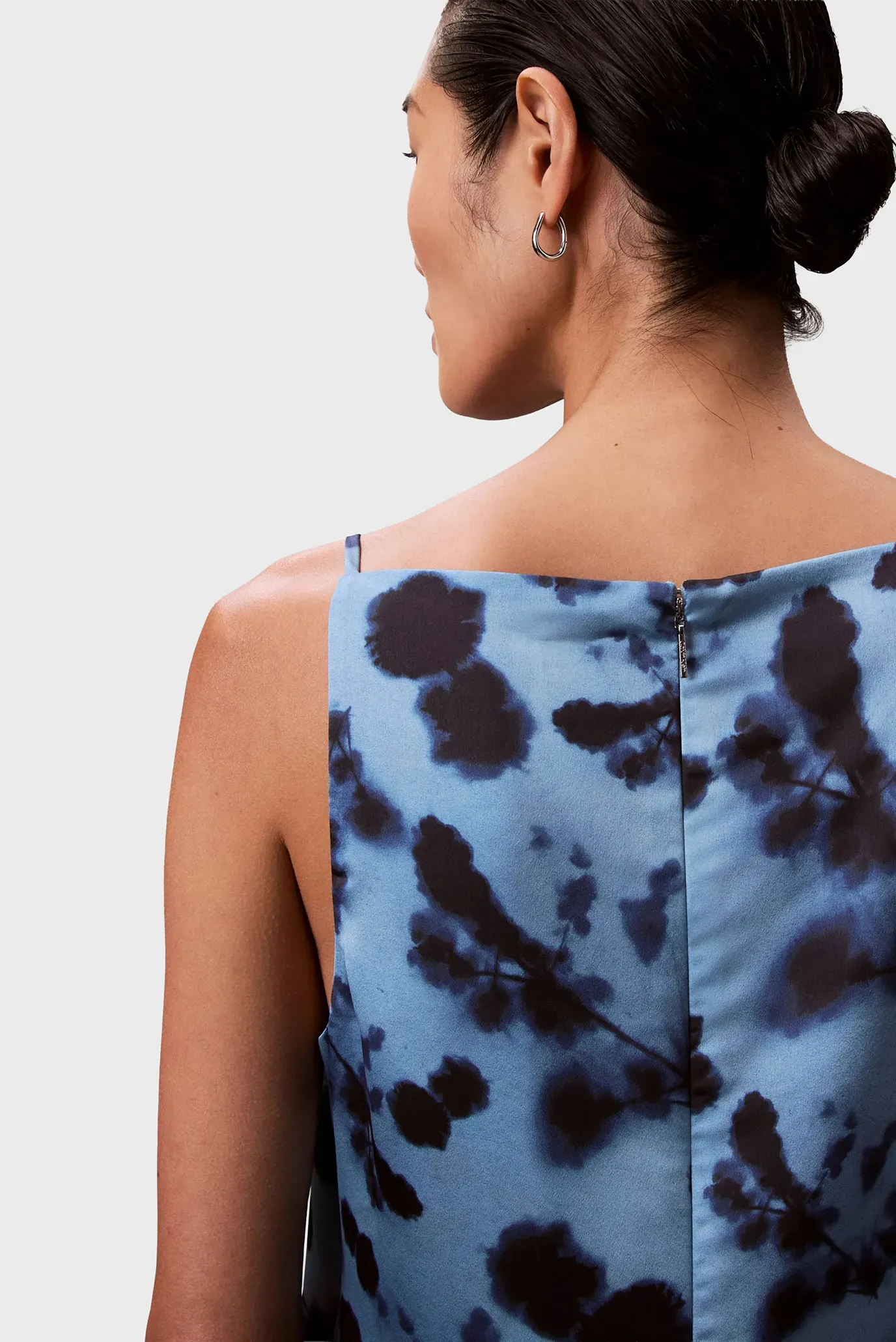 Топ Printed Satin Twisted Drape Tank 6