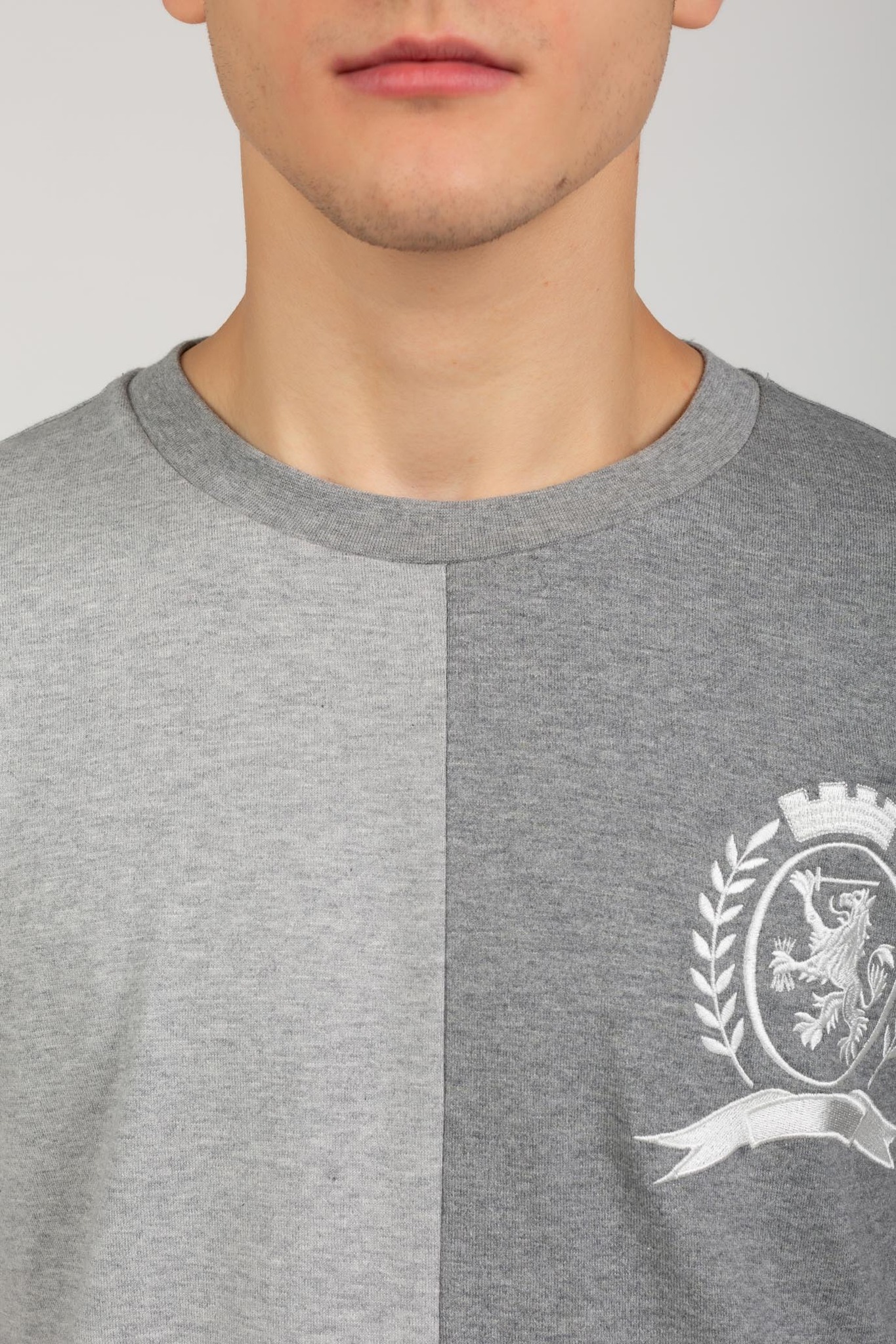 Футболка ICON CREST SPLICE TEE 3