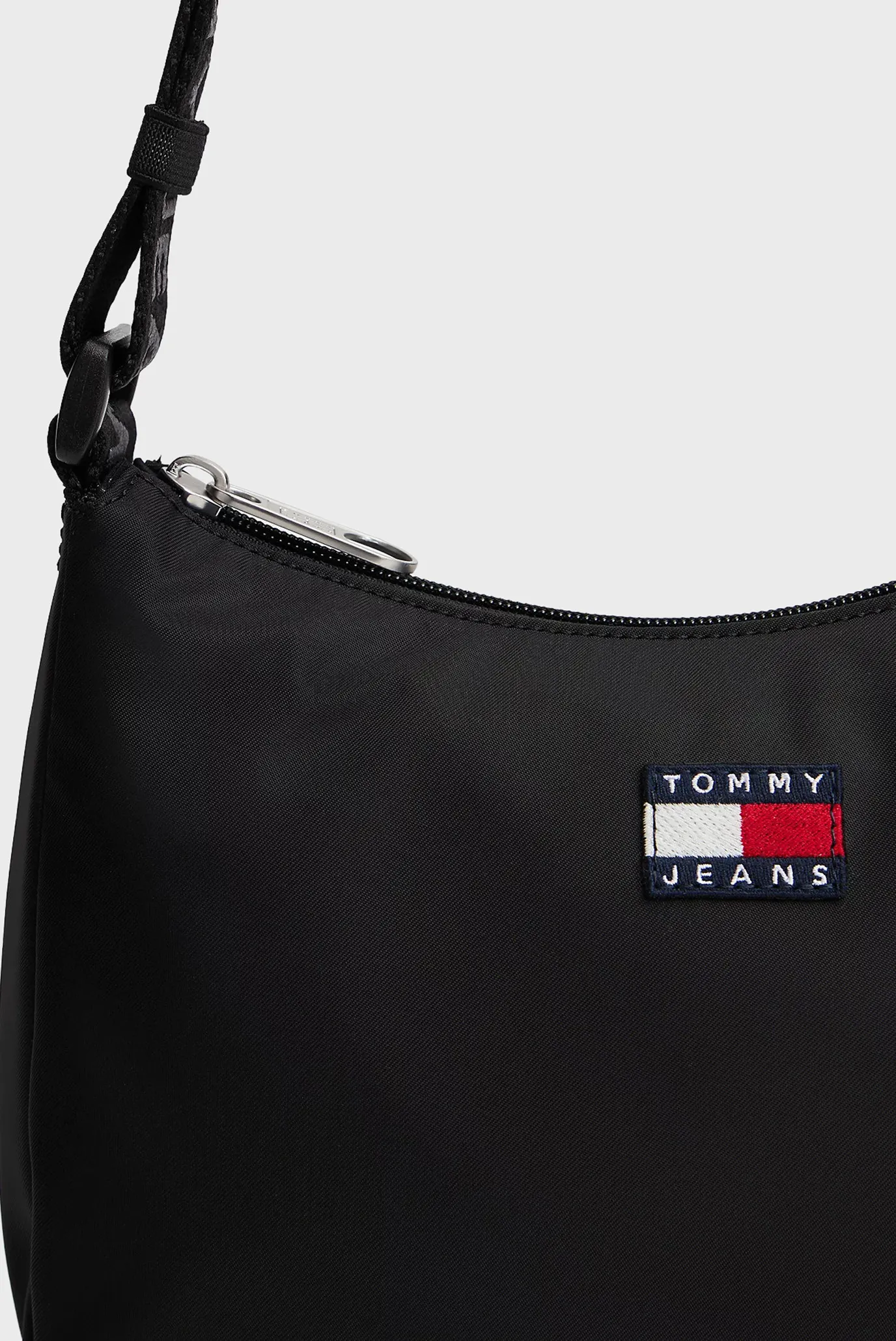 Сумка TJW ESS DAILY SHOULDER BAG 4