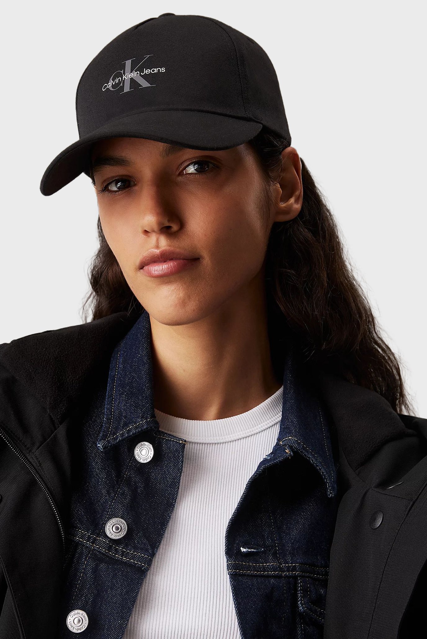 Женская черная кепка MONO LOGO PRINT CAPCalvin Klein Jeans Женская черная кепка MONO LOGO PRINT CAP 2