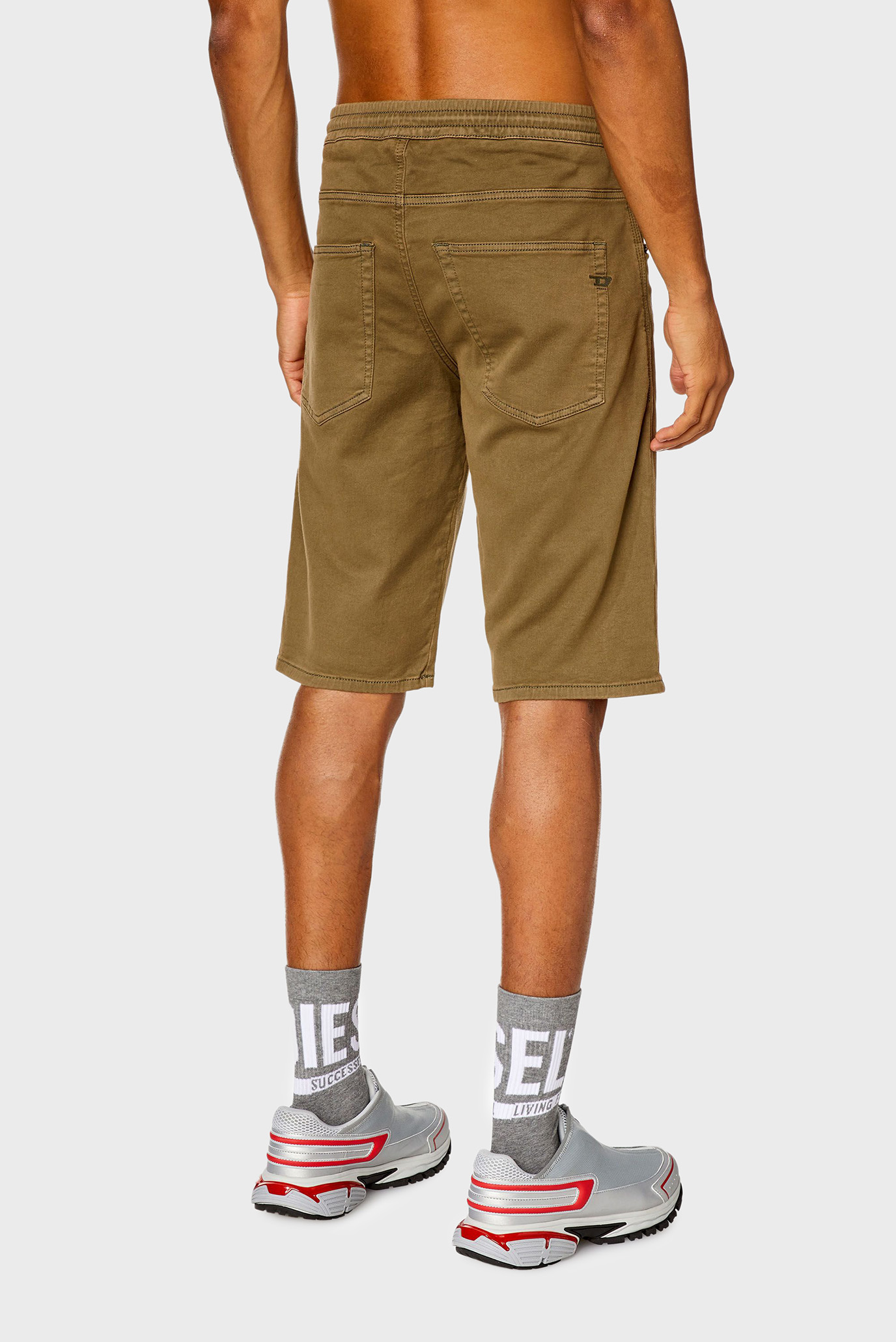 Ересек аналар бір-бірімен жыныстық қатынасқа түседі