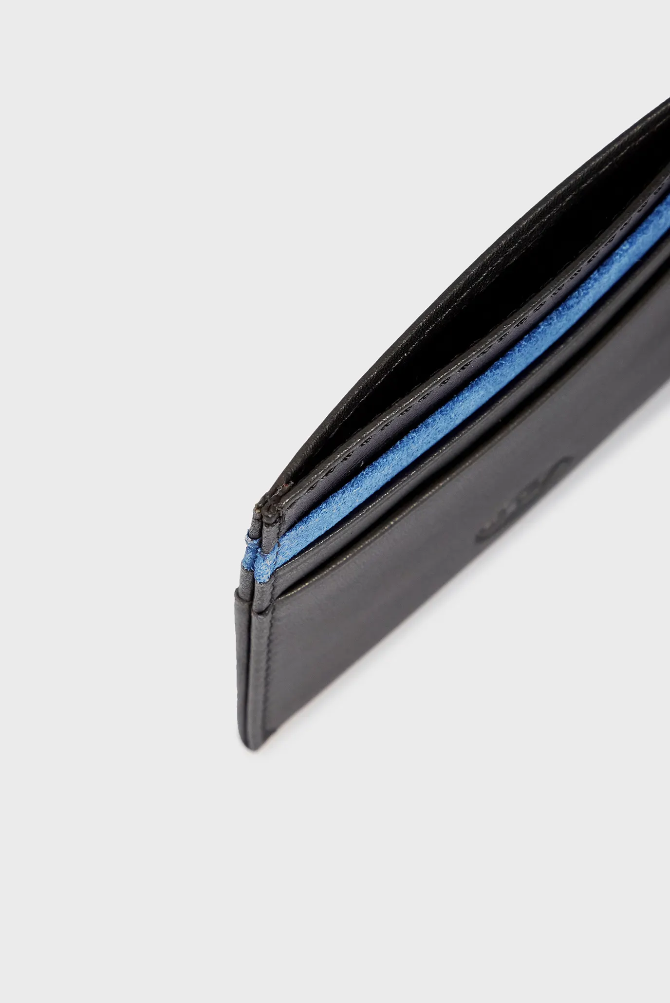 Мужской черный кожаный кардхолдер HISSU   JOHNAS II 8