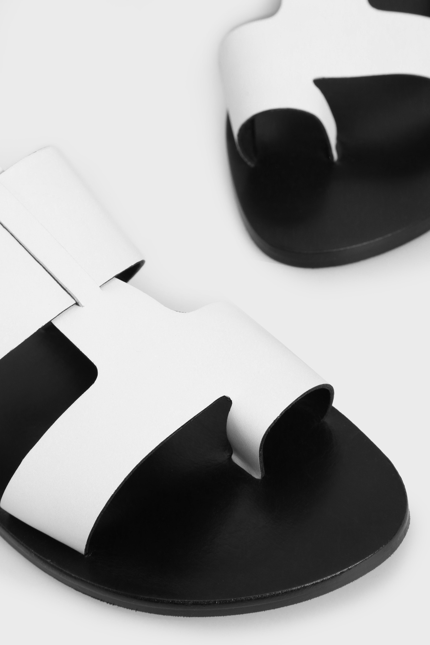 Женские белые кожаные мюли 2