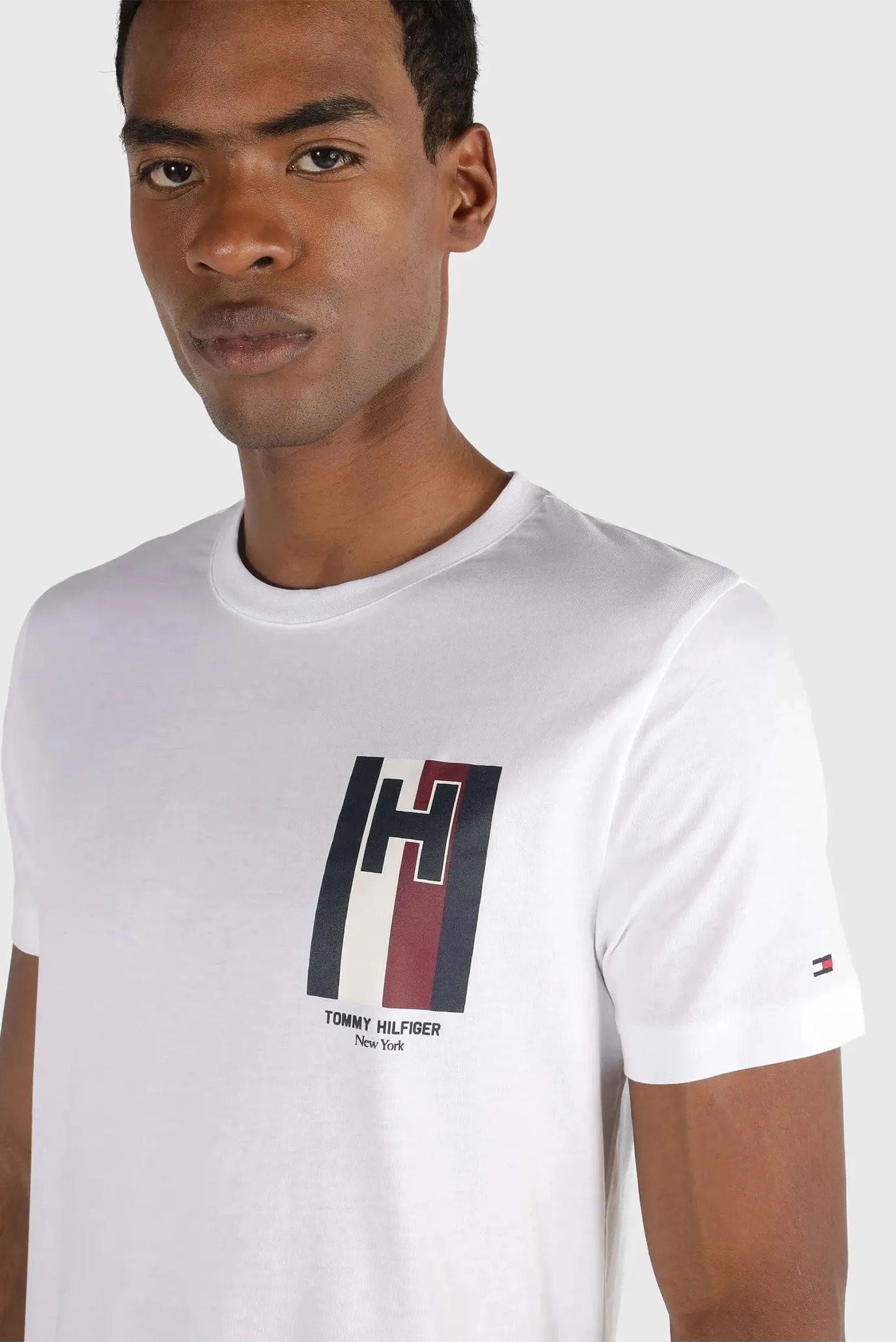 Футболка H EMBLEM TEE 4