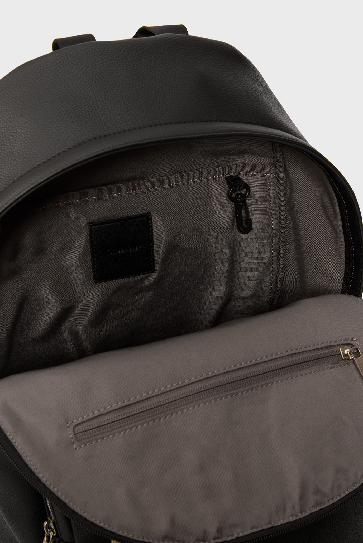 Рюкзак RAISED ROUND BACKPACK 6