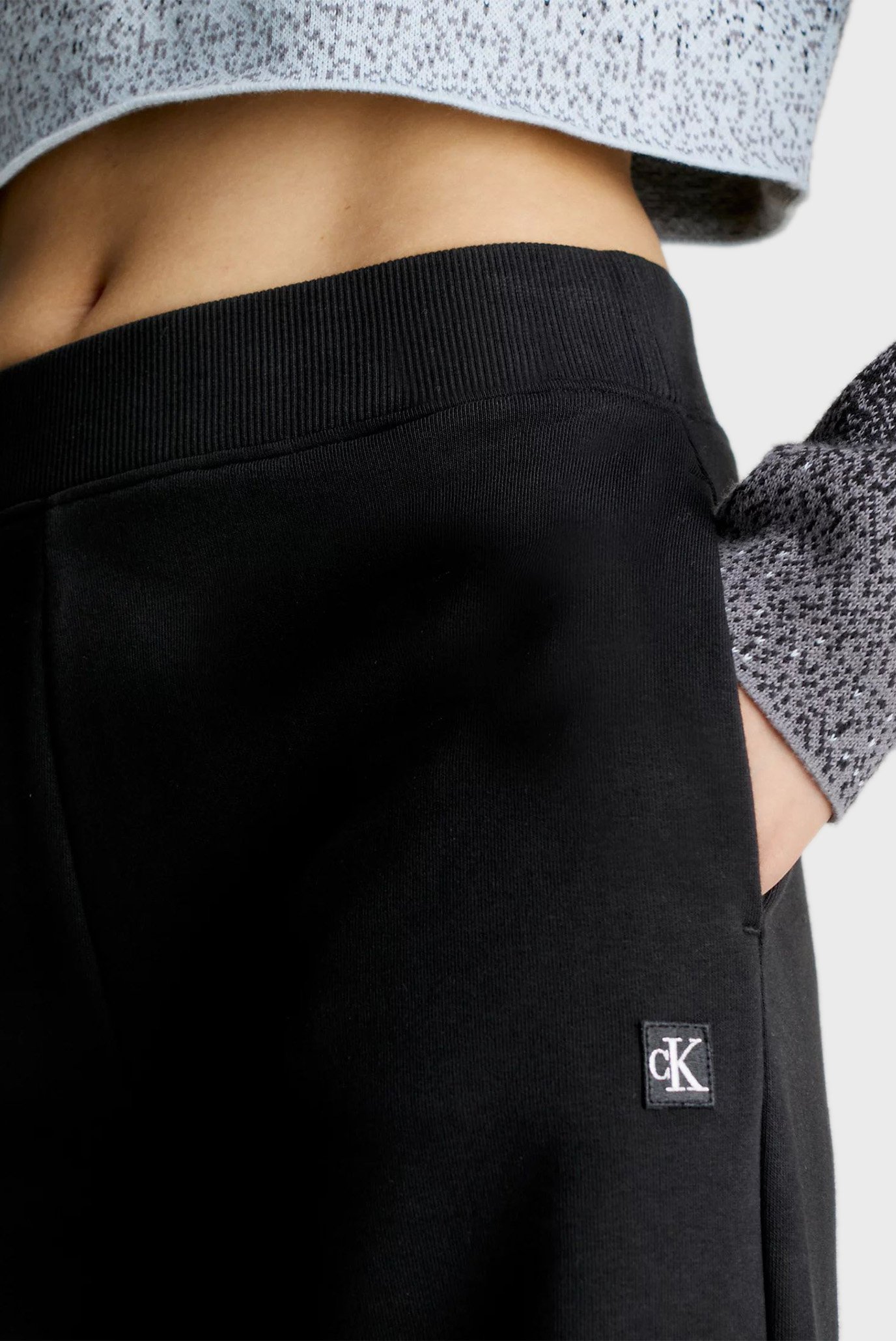 Женские черные спортивные брюки CK EMBRO BADGE KNIT PANT 5