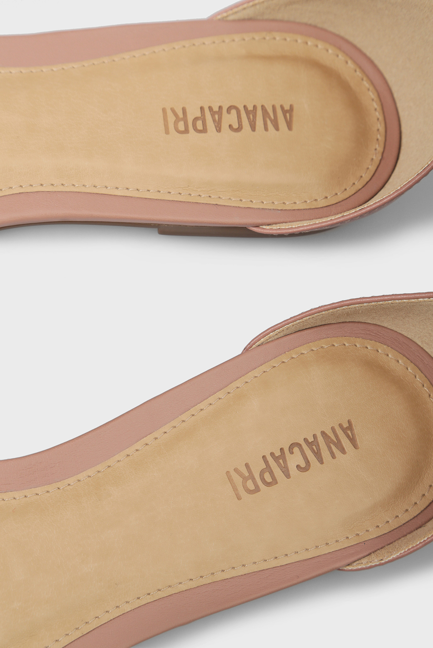 Женские бежевые сандалии 10