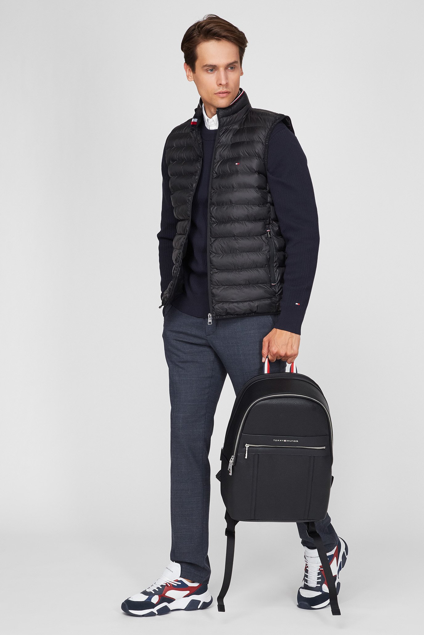 Мужской черный жилет CORE PACKABLE CIRCULAR VESTTommy Hilfiger Мужской черный жилет CORE PACKABLE CIRCULAR VEST 11