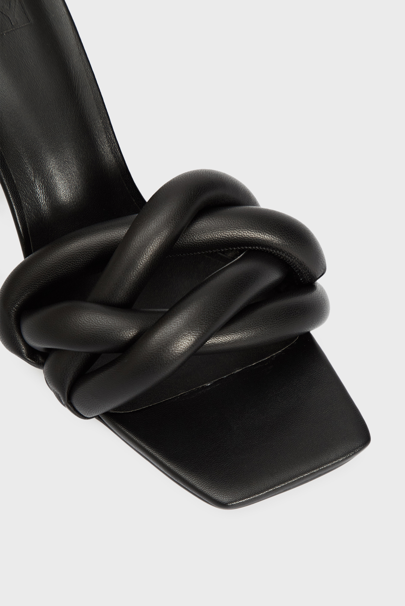 Женские черные мюли Gabriela 7