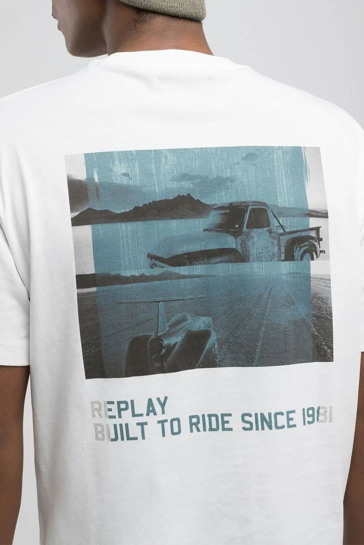 Мужская белая футболка 5