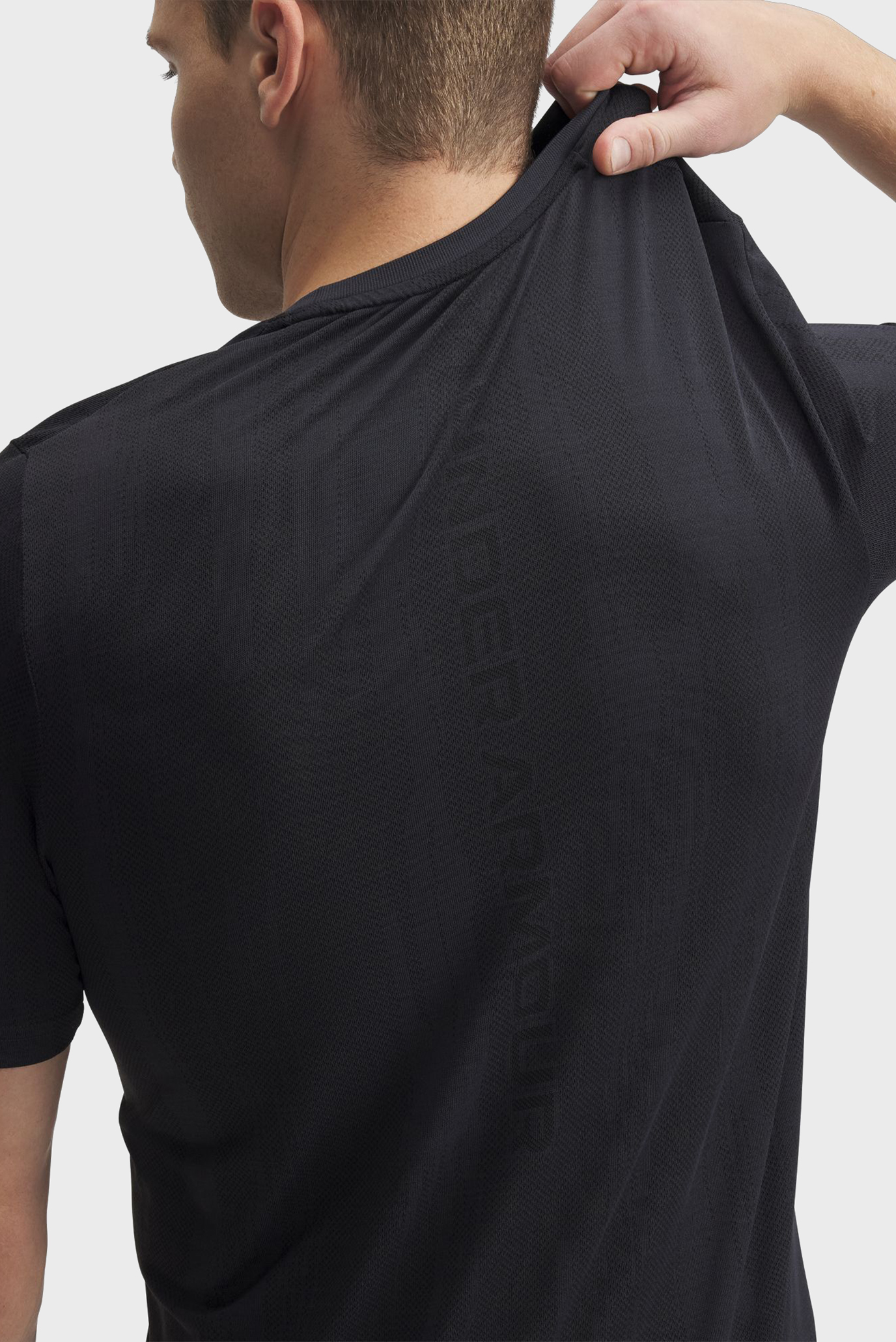 Мужская черная футболка Vanish Seamless Novelty SSUnder Armour Мужская черная футболка Vanish Seamless Novelty SS 3