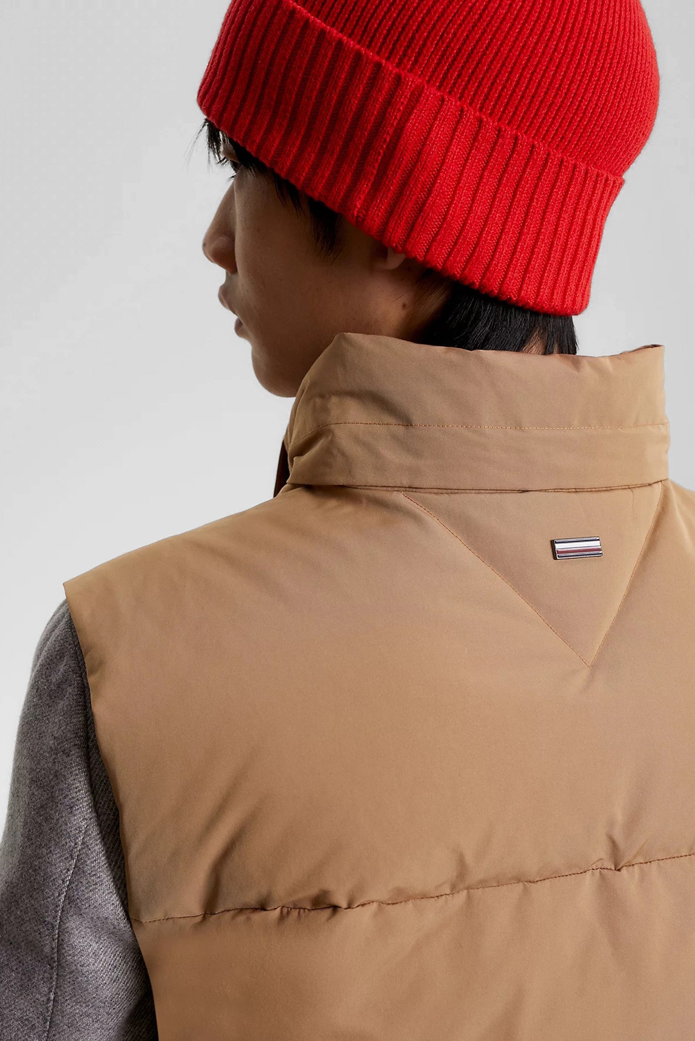 Жилет DC DOWN HOODED VEST 5