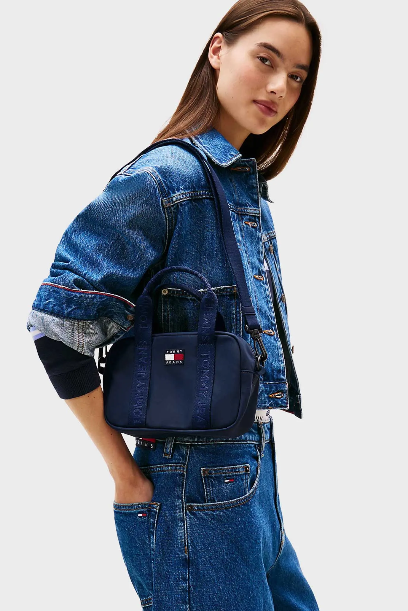 Сумка TJW ESS DAILY CROSSOVER 2