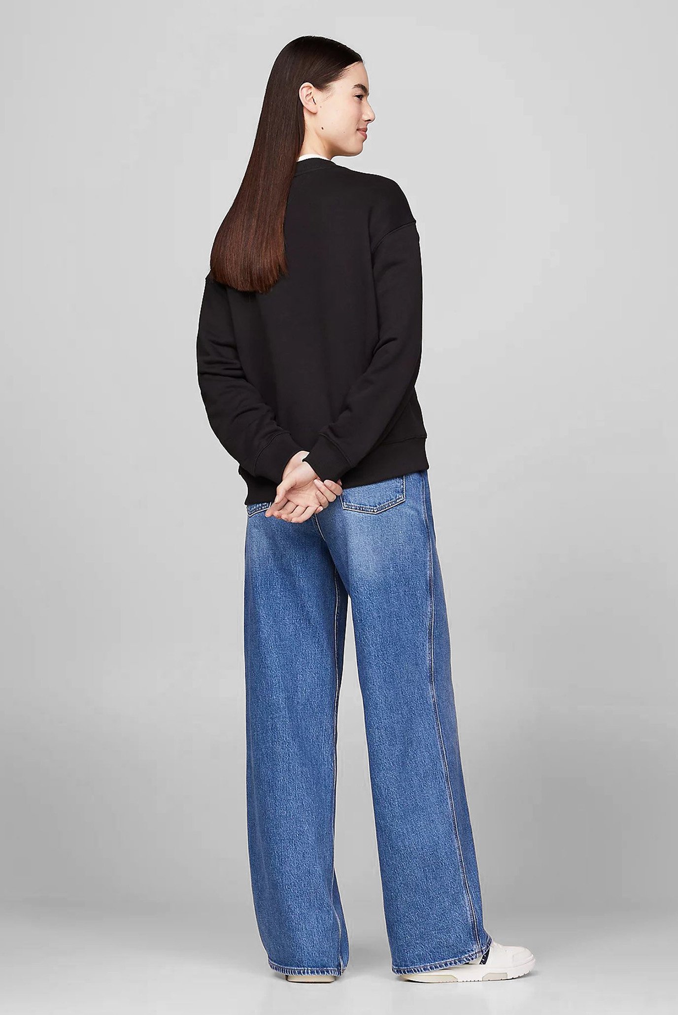 Женский черный свитшот TJW BXY BADGE CREW EXT 8